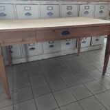 Farm table