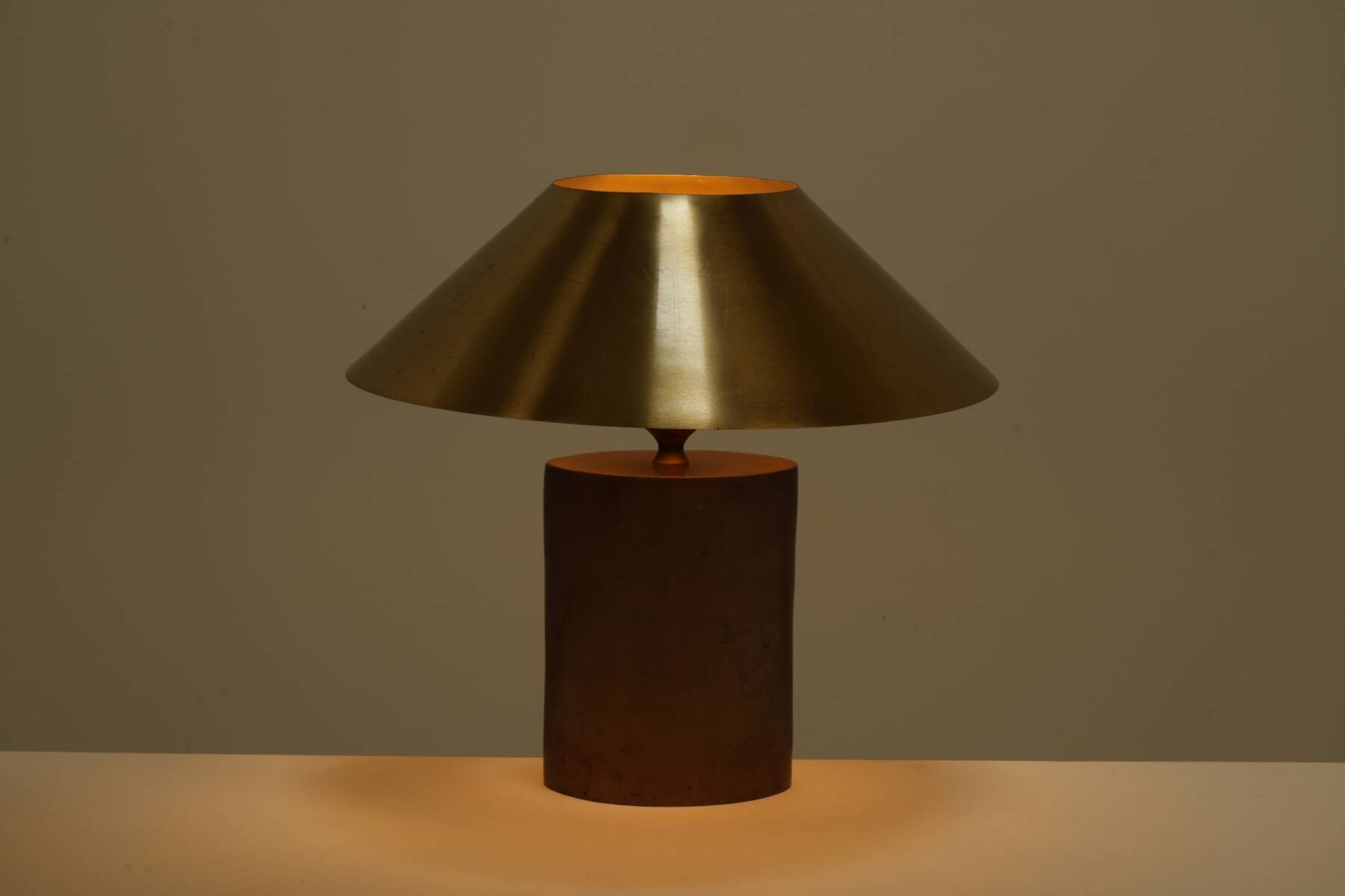 Lampe patinée en bronze et acier doré circa 1990