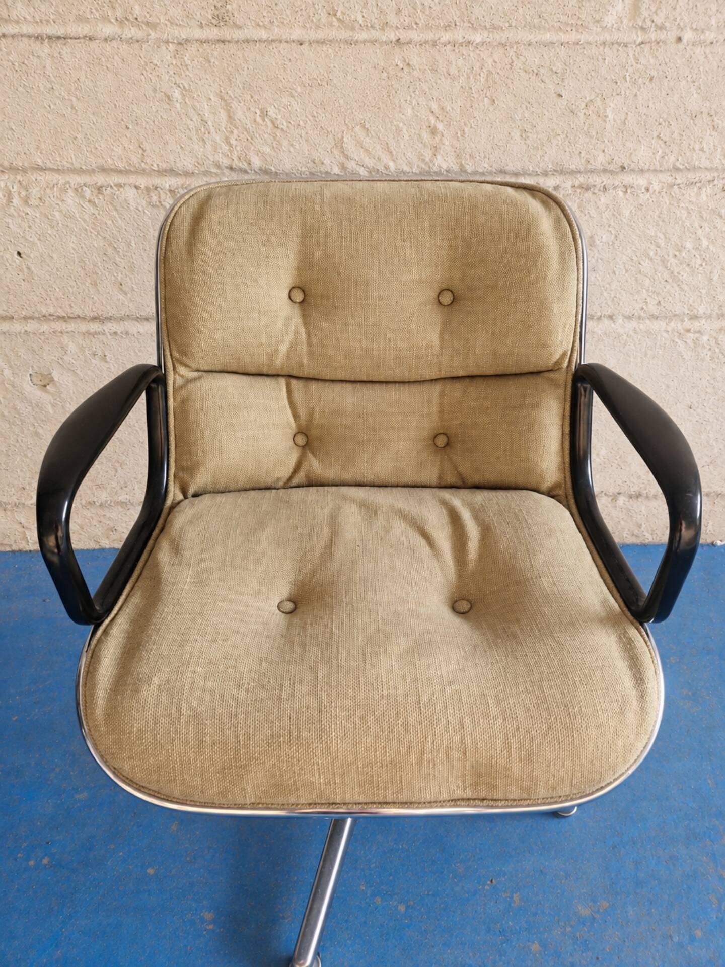 4 Executive Chairs by Charles Pollock for Knoll – 1960s