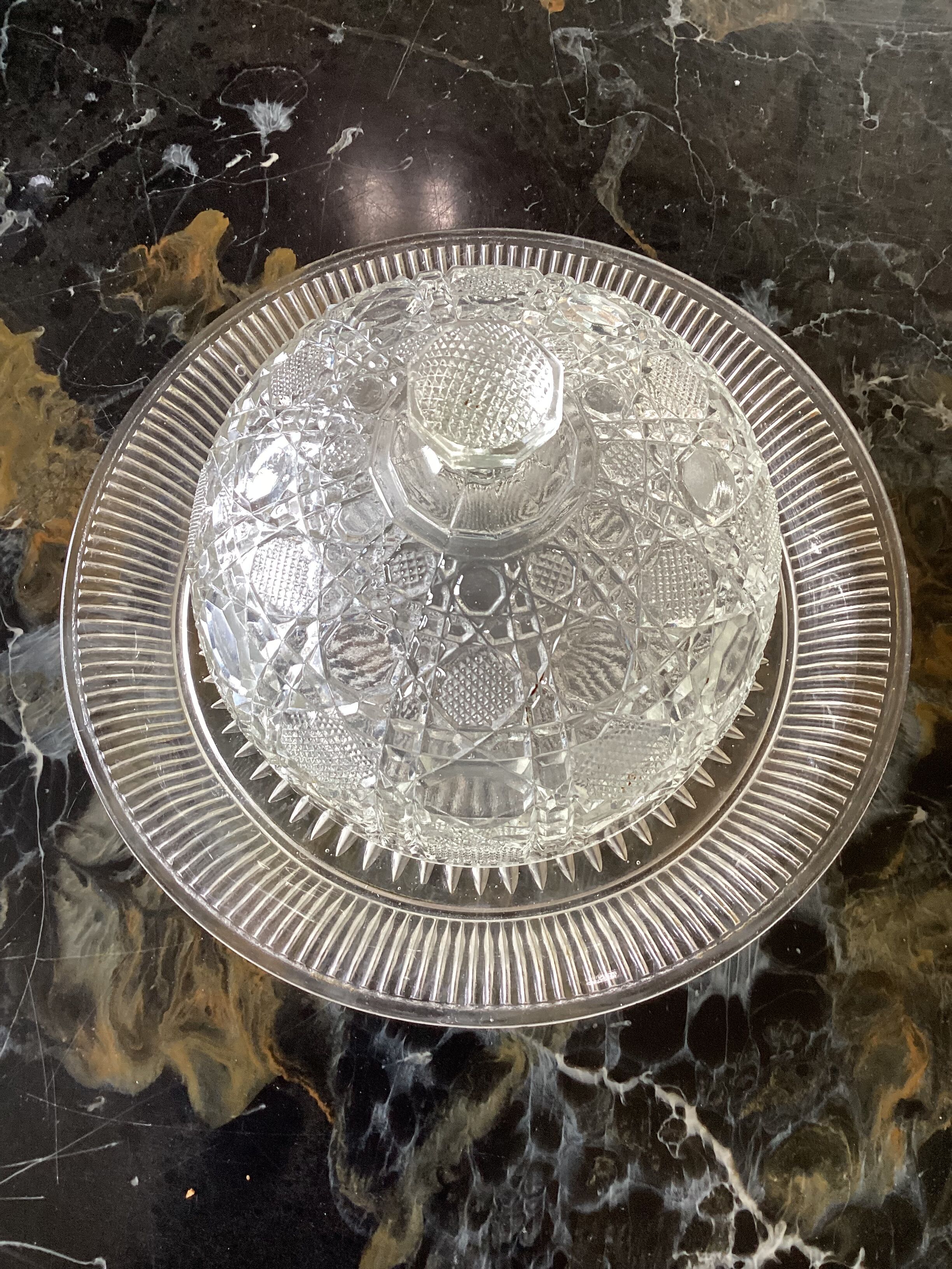 Bell with its vintage glass plate dimension: height -13cm- diameter plate -22.5cm-
