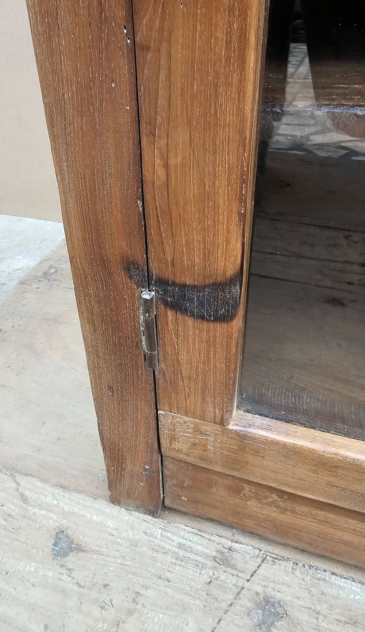 Buffet - glass TV cabinet in Burmese teak