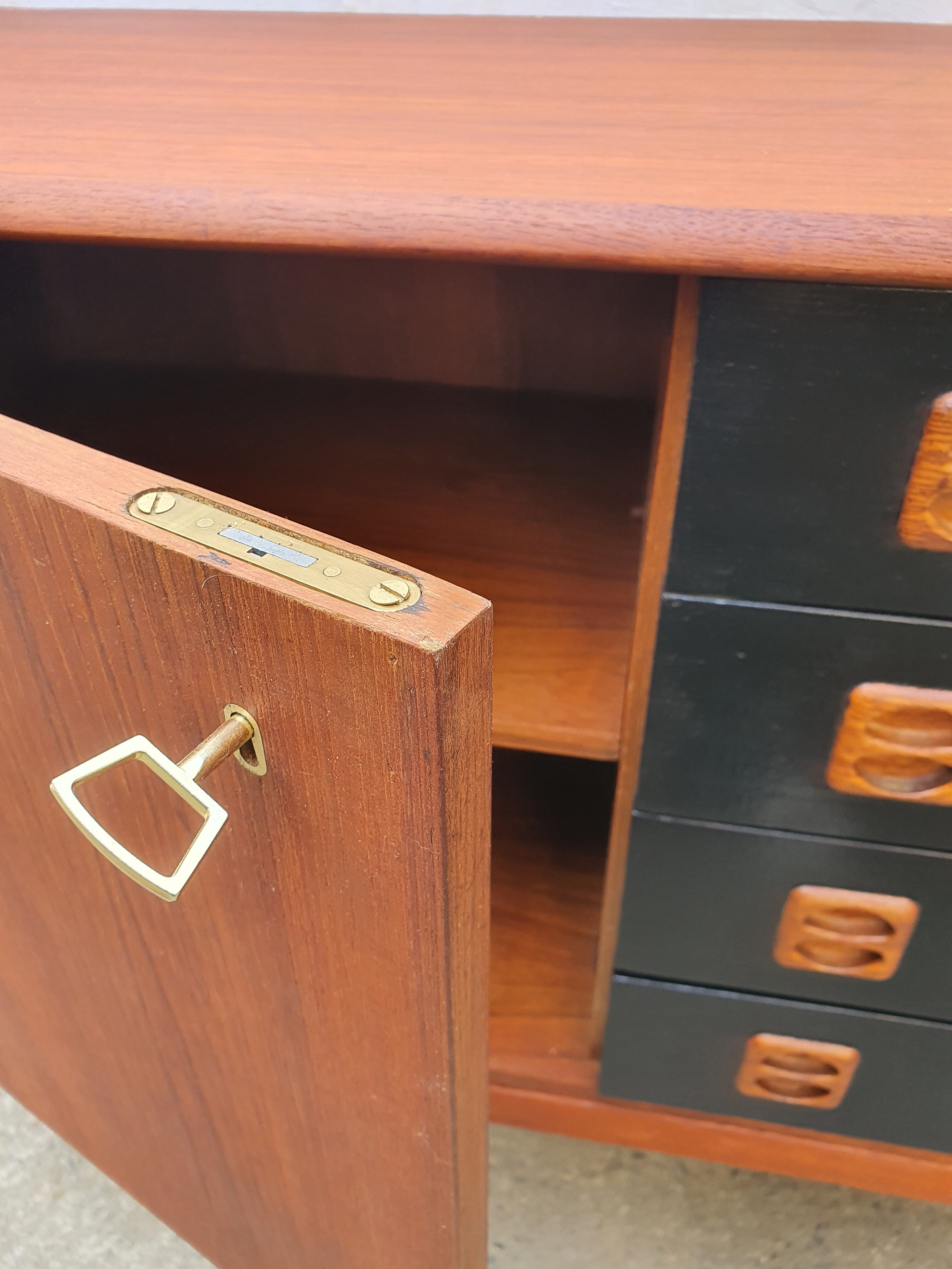 Enfilade Scandinavian style 220 cm teak