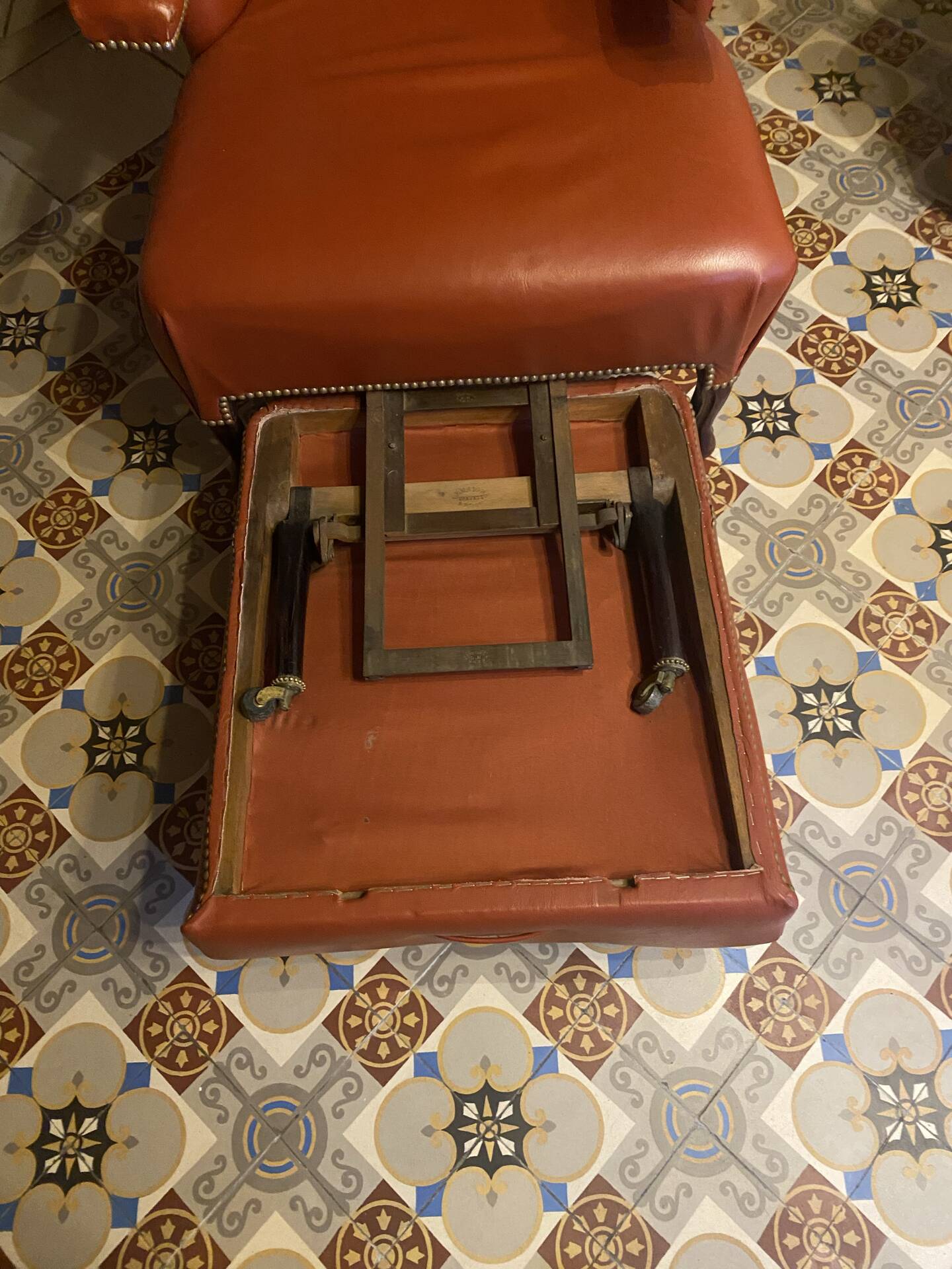Reclining footrest chair