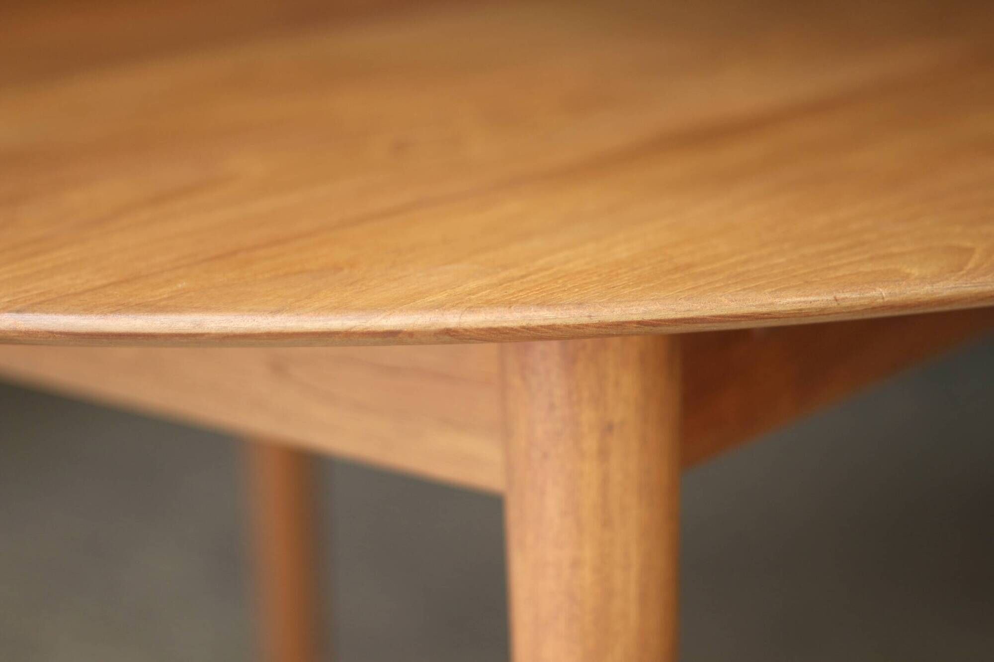 Succession LACOSTE: extendable table 311 by Borge Mogensen, 1950s/60s.