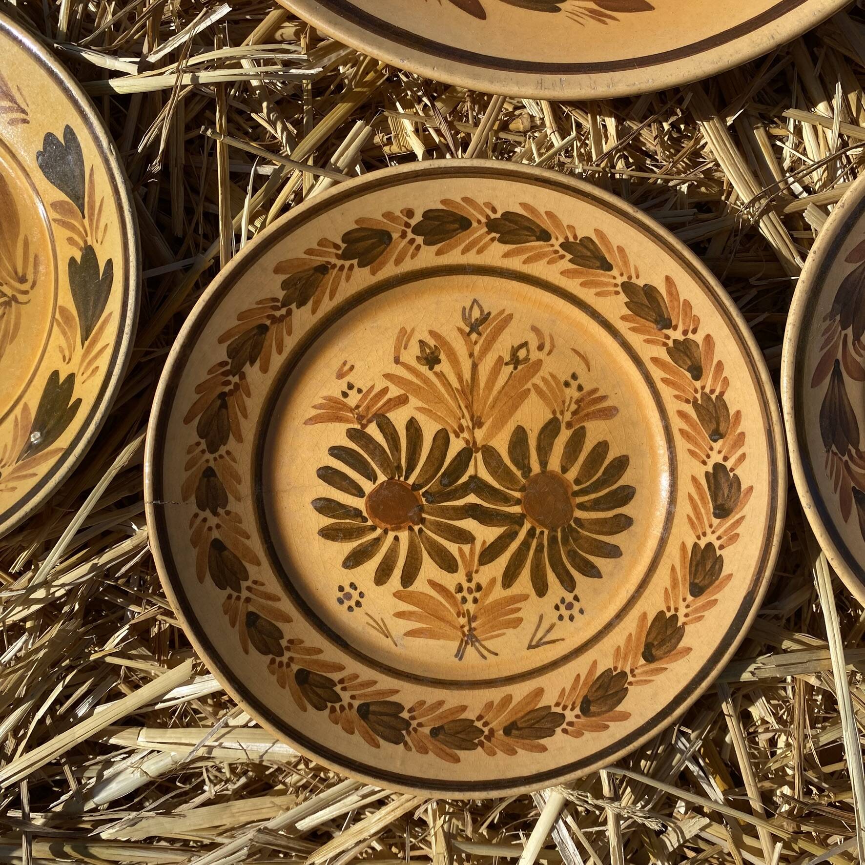 HB Quimper plates, hand-painted dessert service