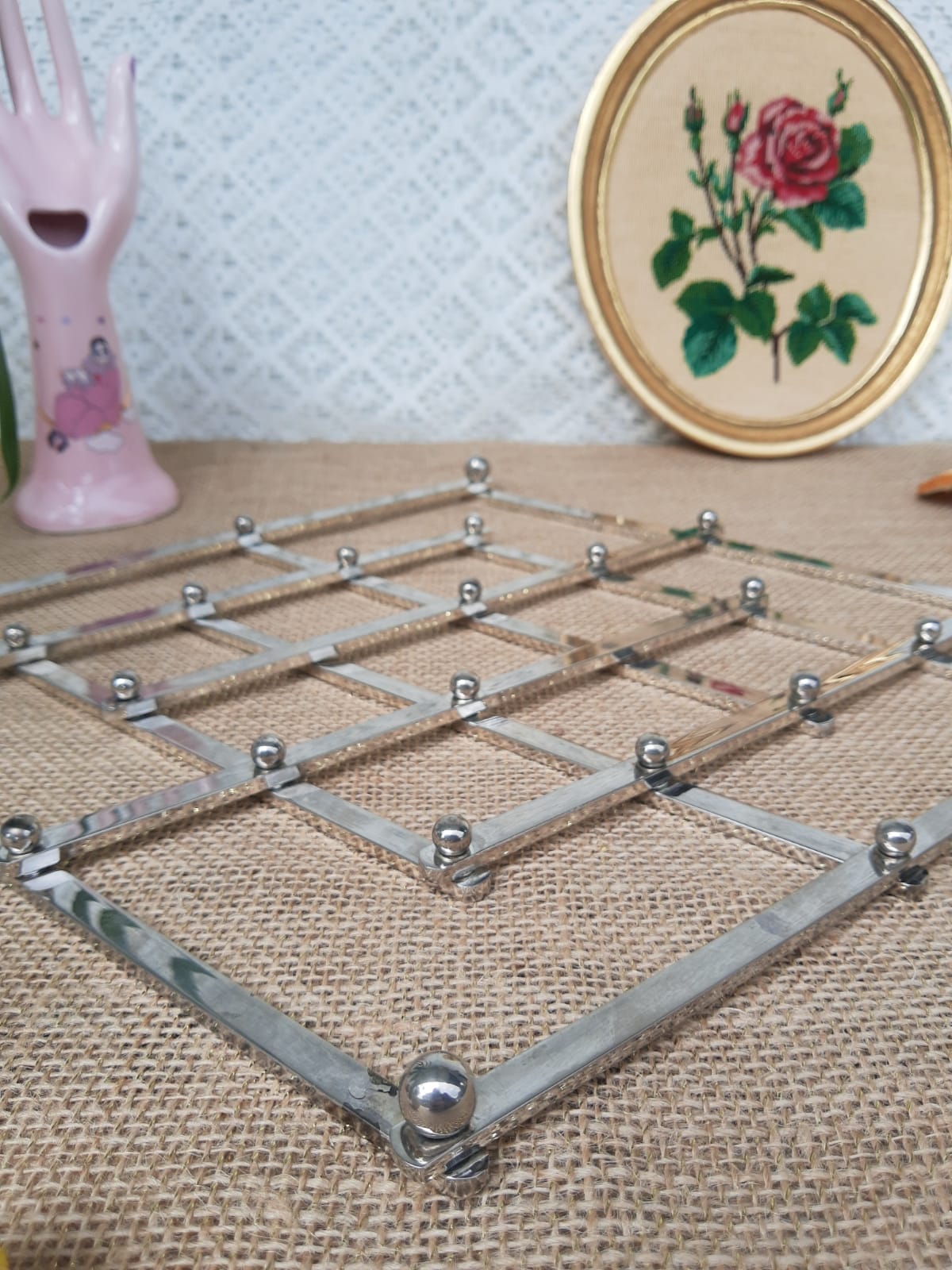 Stretchy silver metal flat bottom