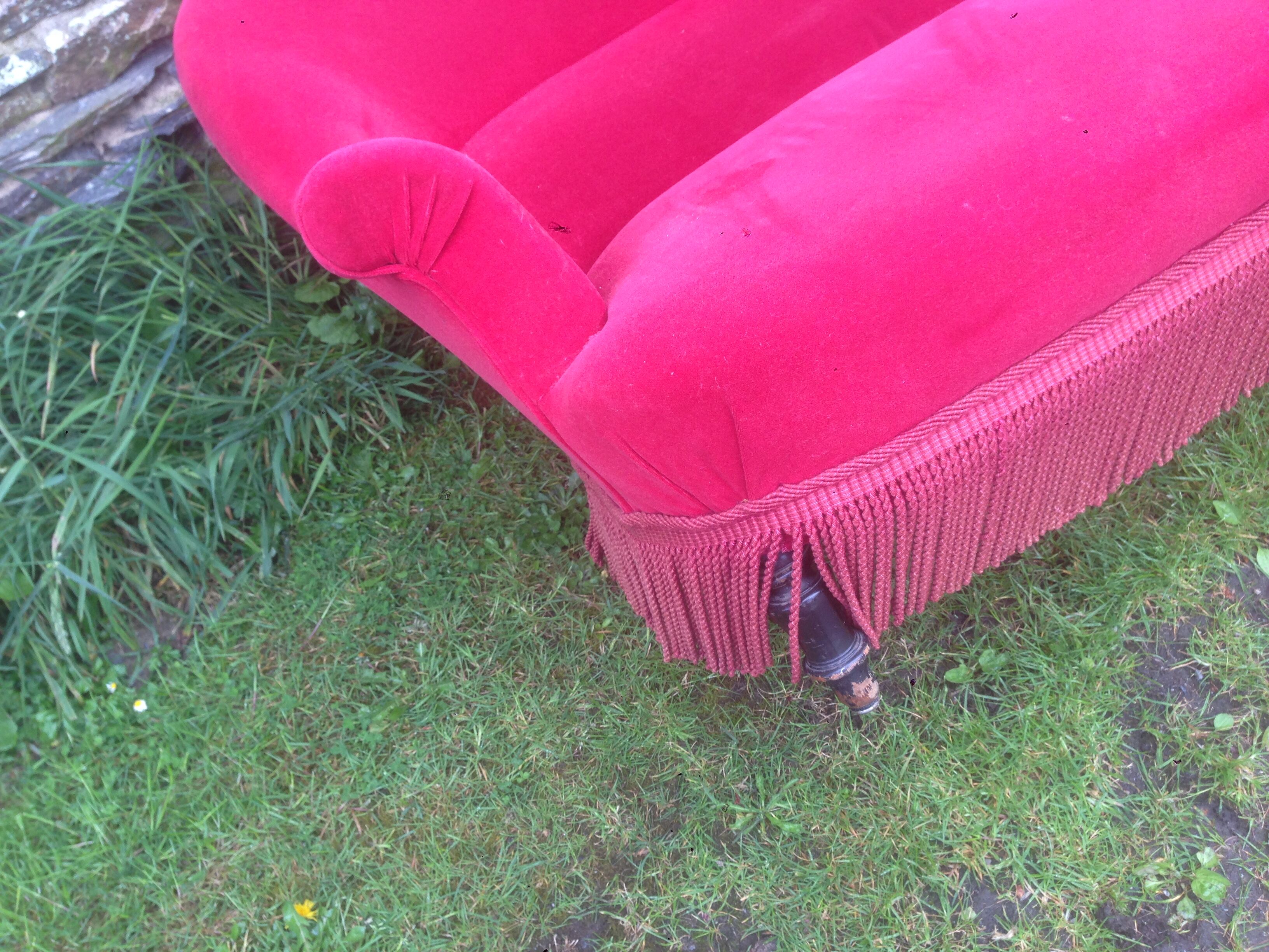 Napoleon III red velvet bench