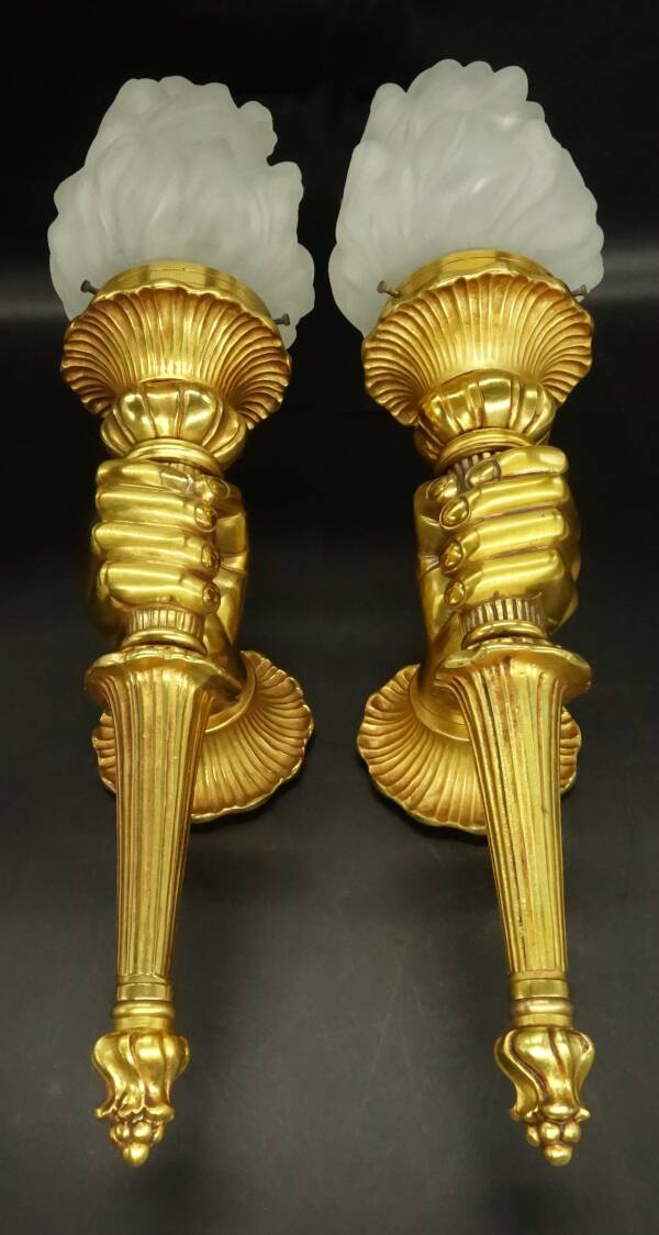 Large pair of torchiere sconces, hands, Louis XVI style - PETITOT bronze - 2 pairs available