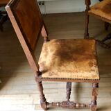 12 chaises anciennes en cuir naturel