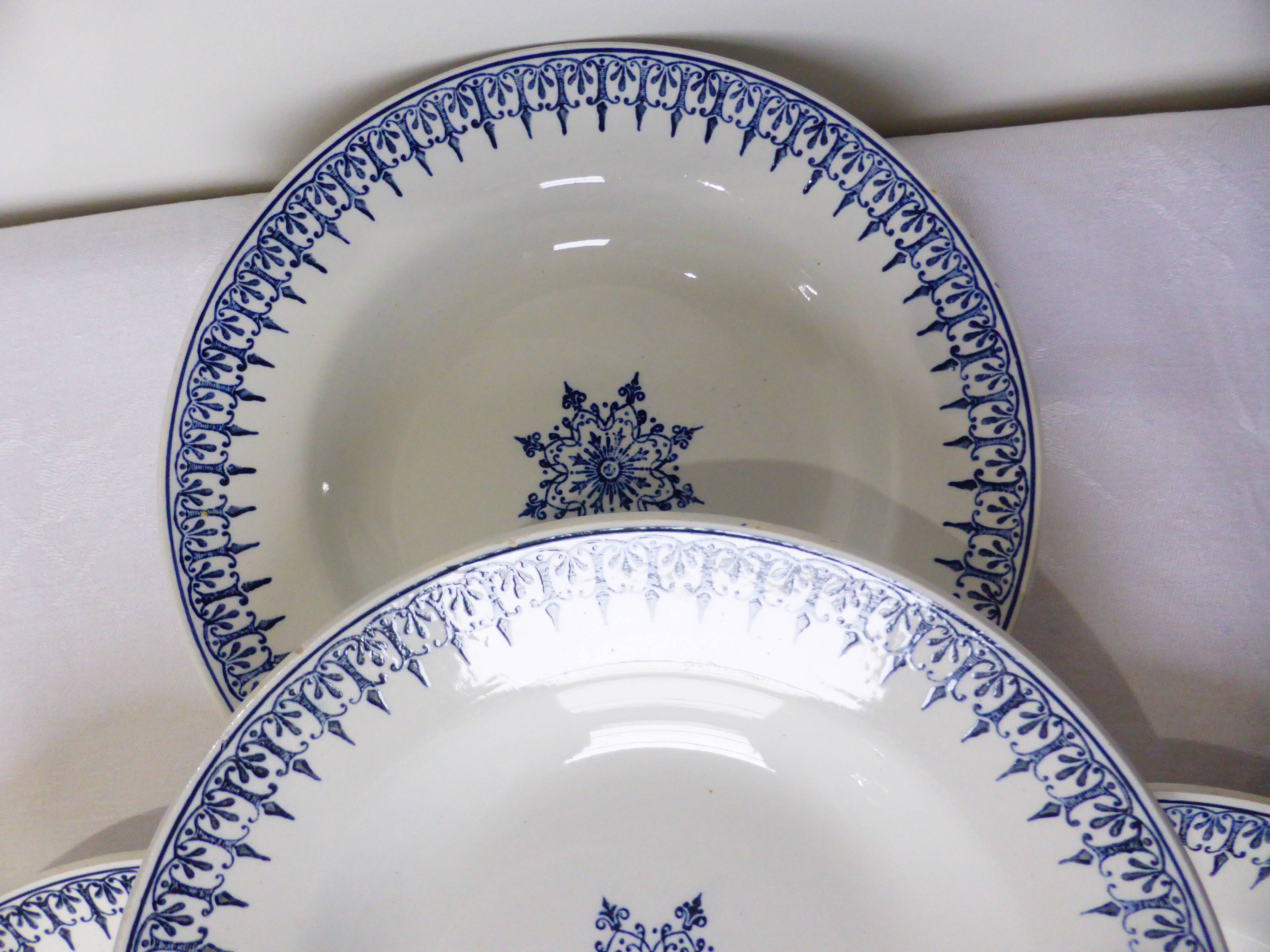 4 deep plates from St Amand model Primax 211240