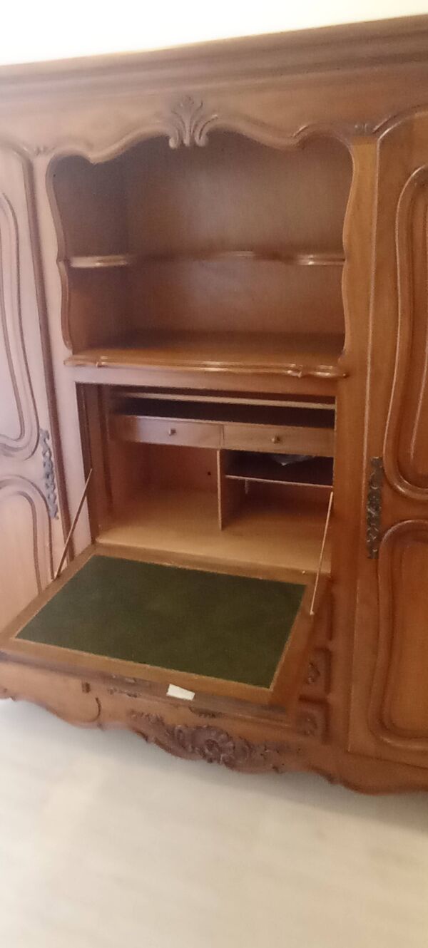 Grande armoire bibliothèque en noyer