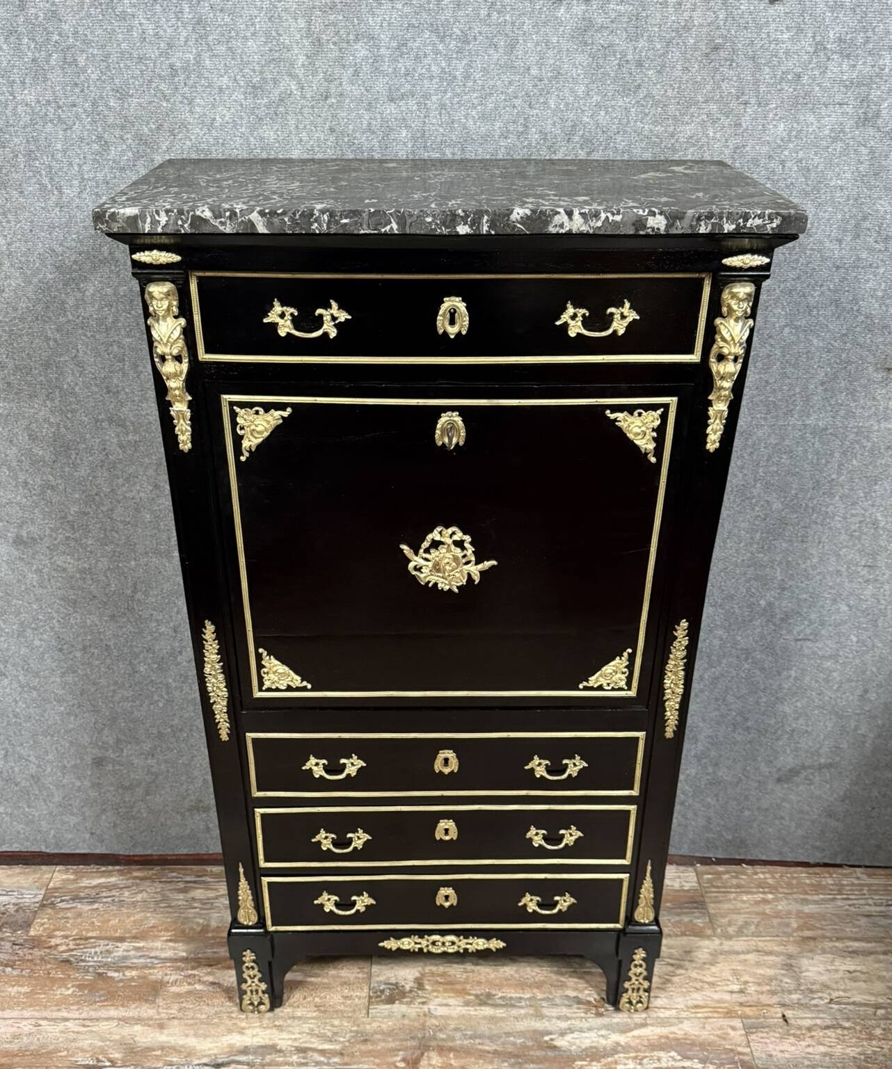 Secretary in black lacquered wood and gilded bronze