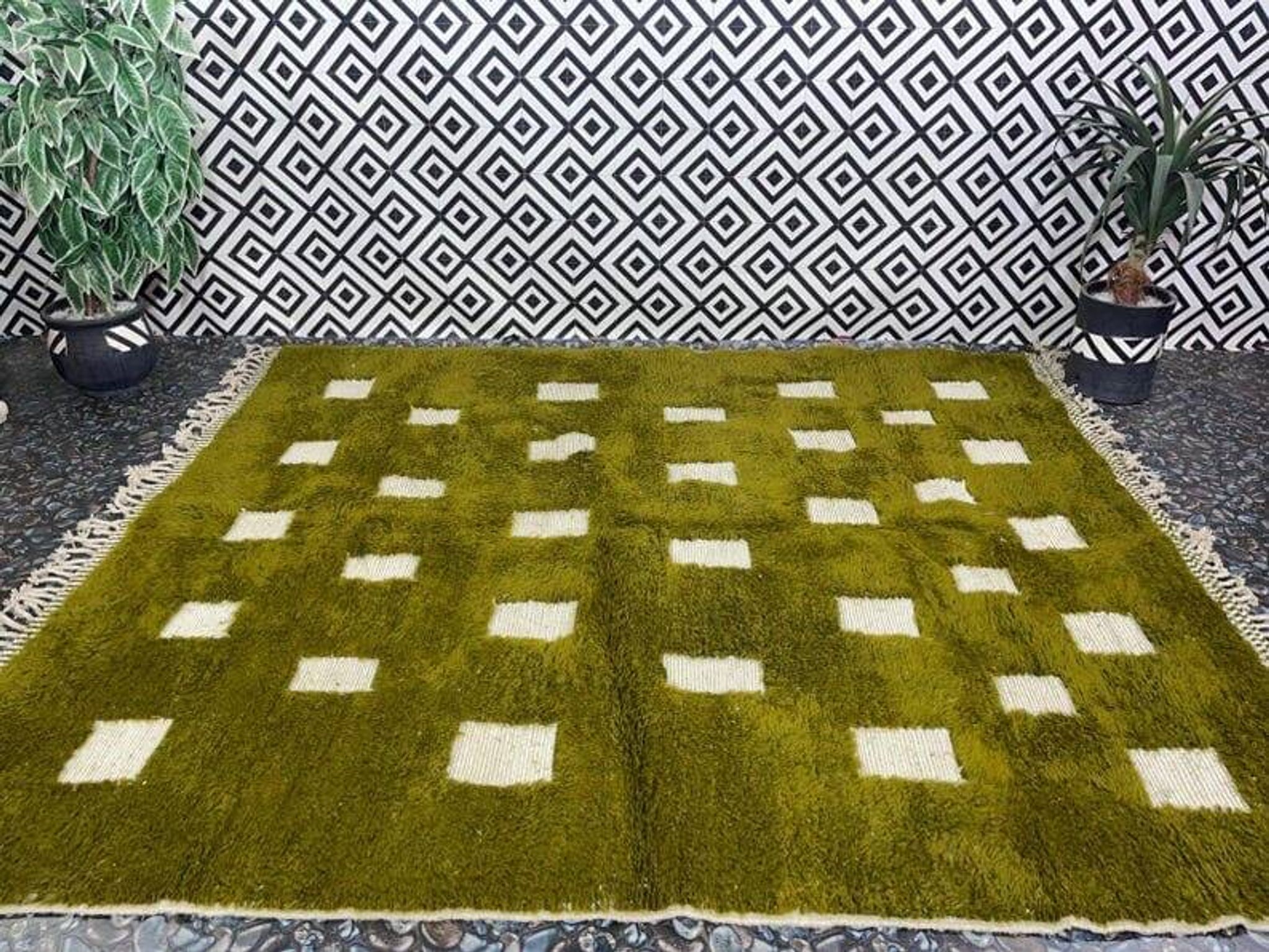 Handmade green pure wool rug, size 150 x 250 cm
