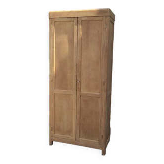 Armoire parisienne en bois naturel