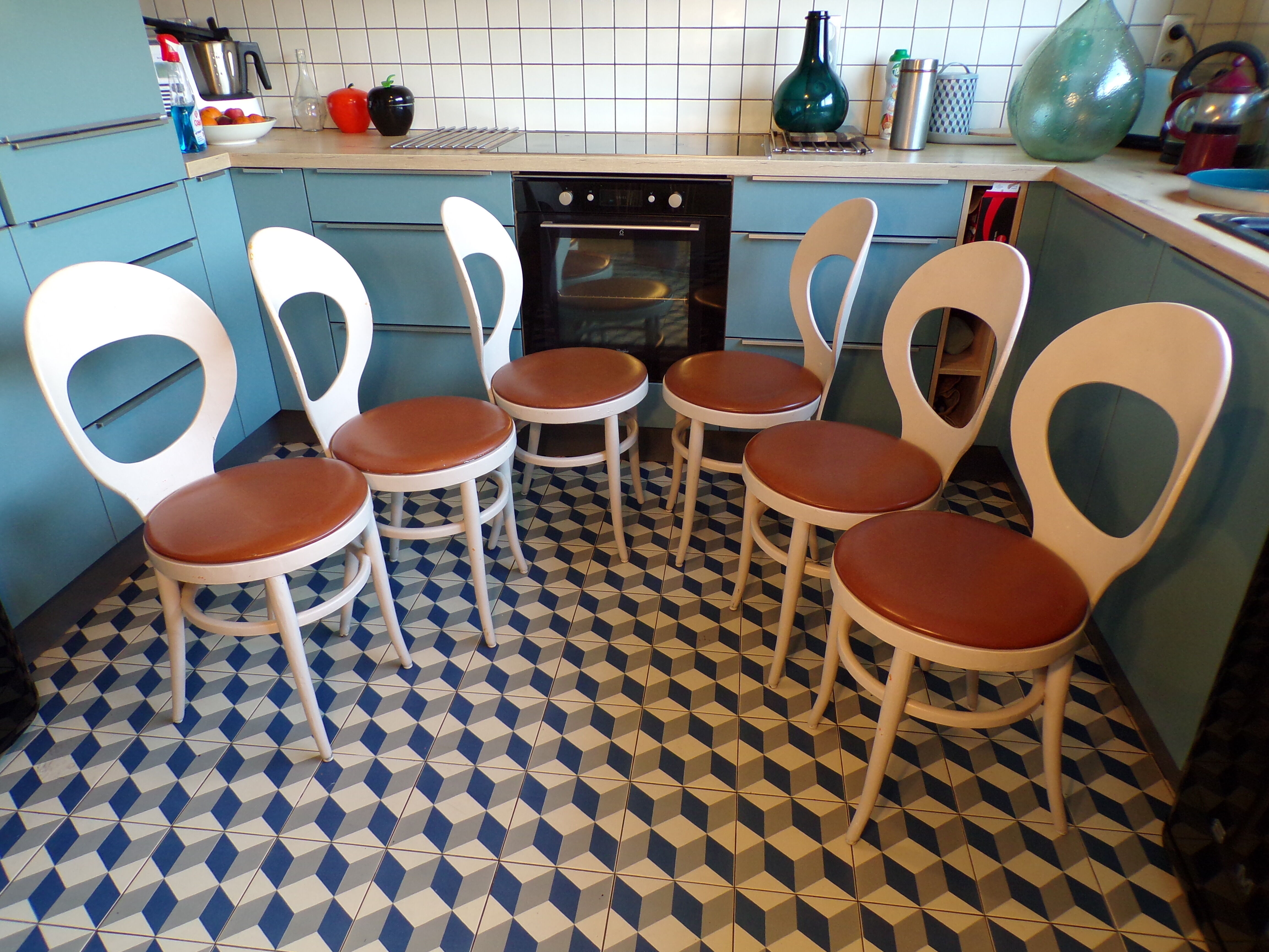 Suite 6 chairs Baumann seagull