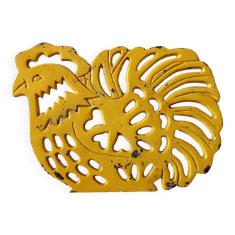 Metal trivet