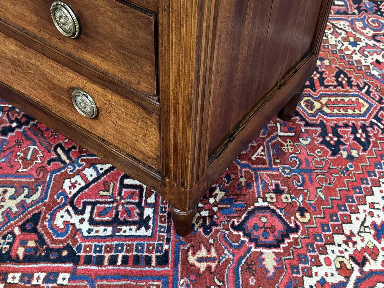 Louis XVI commode from the 18th century in walnut.