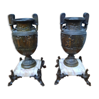 Pair of regulated urns