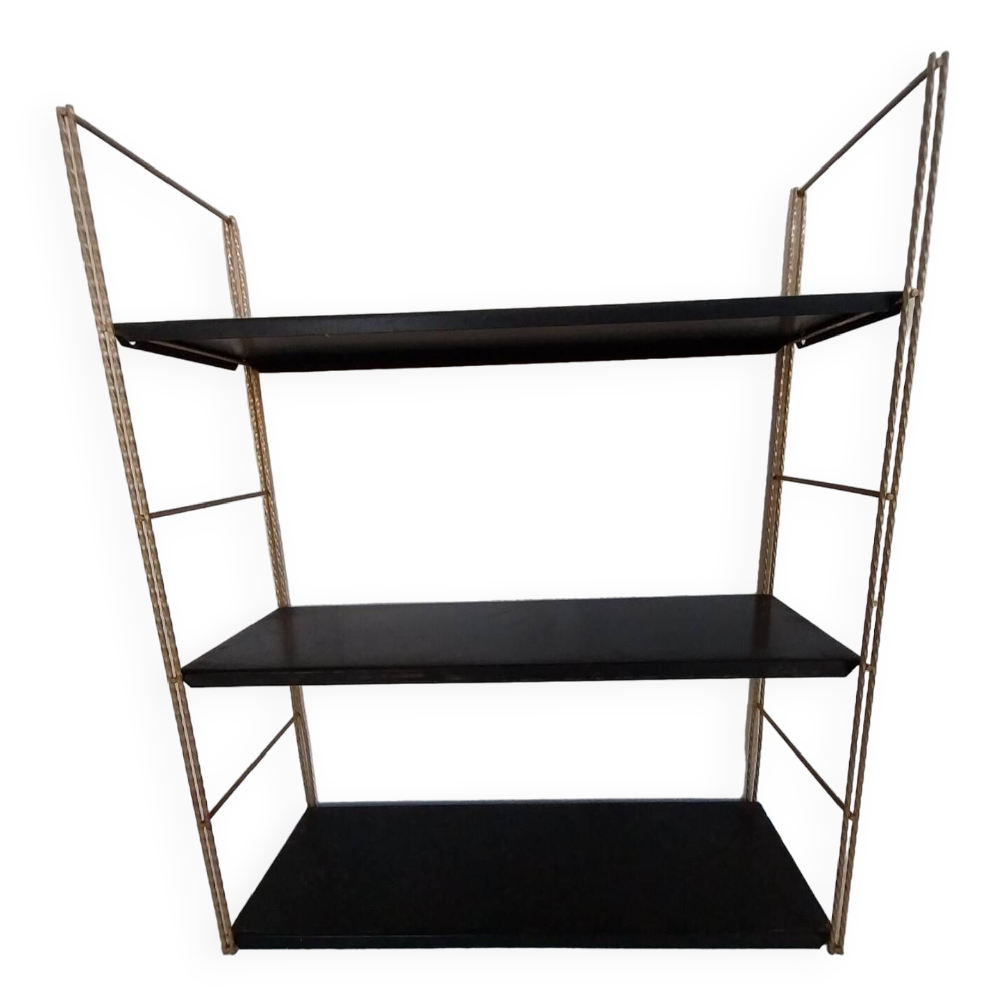 Metal string shelf