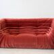 Canapé Togo vintage deux places avec accoudoirs en velours bordeaux par Michel Ducaroy pour Ligne Roset, années 1970.
