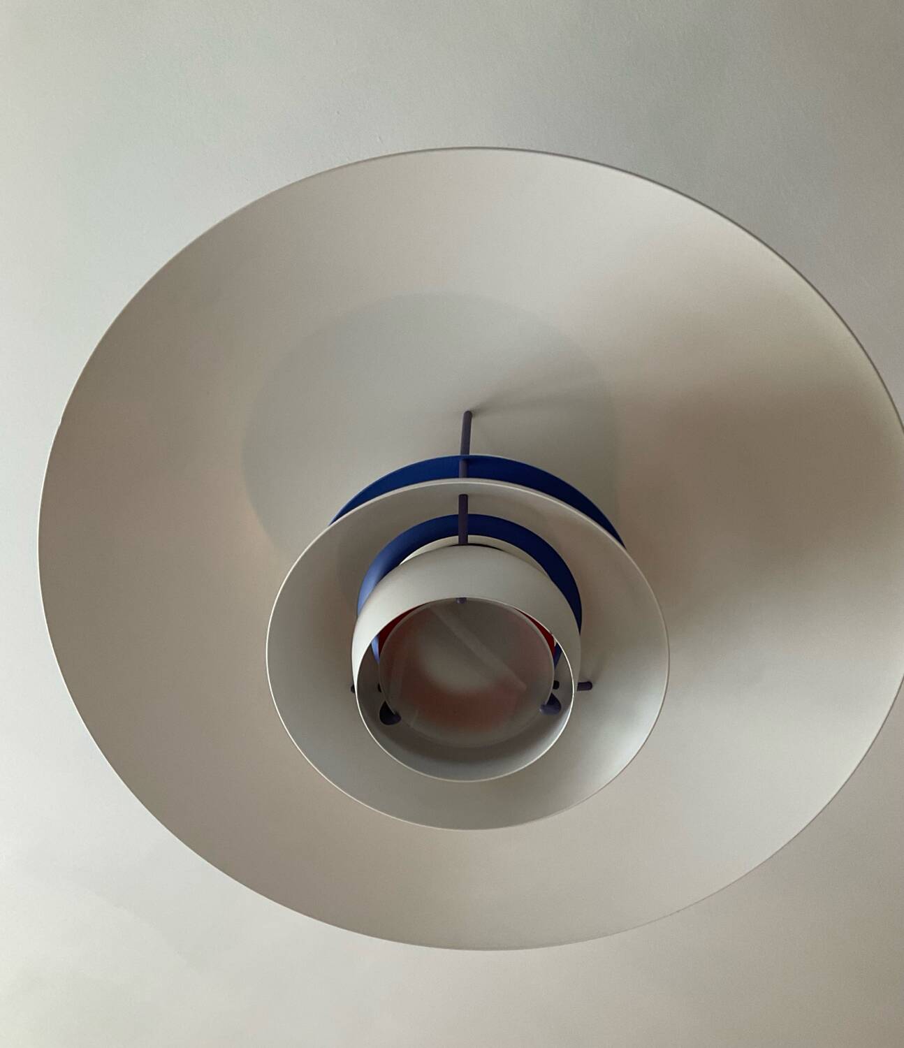 Suspension PH5 Louis Poulsen par Poul Henningsen