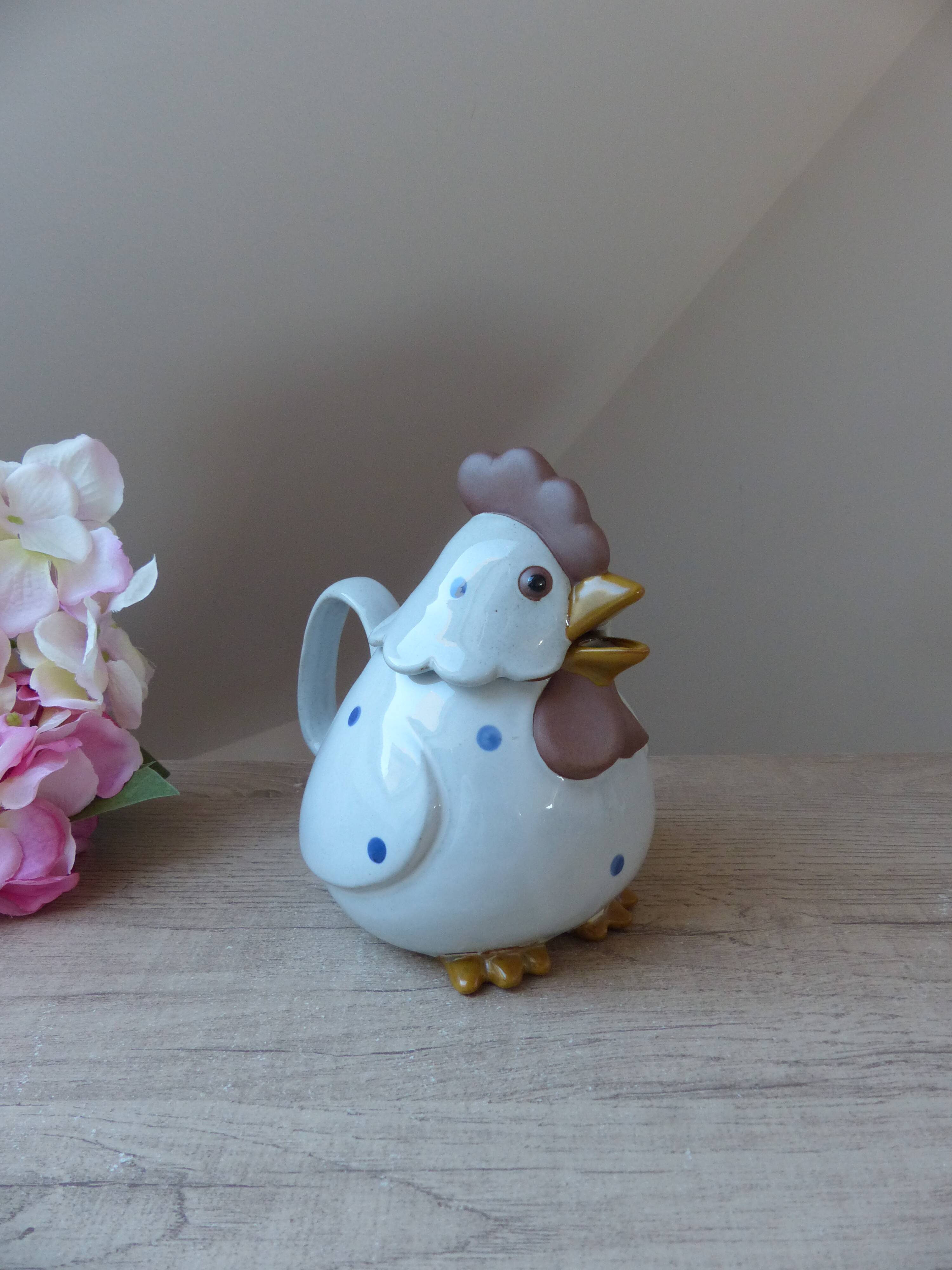 Hen-shaped sandstone teapot made in japan