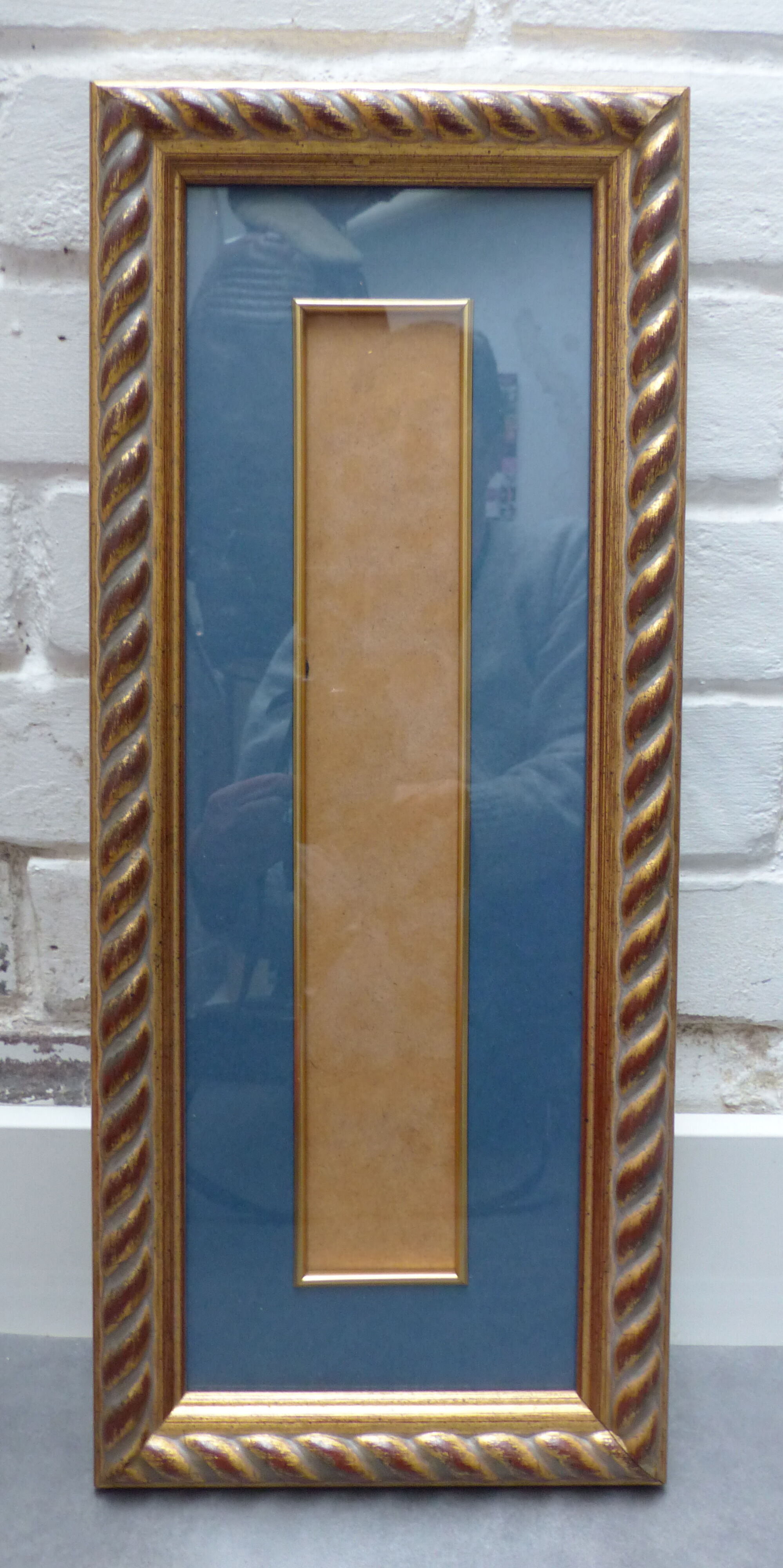 Frame wood worked twisted molding