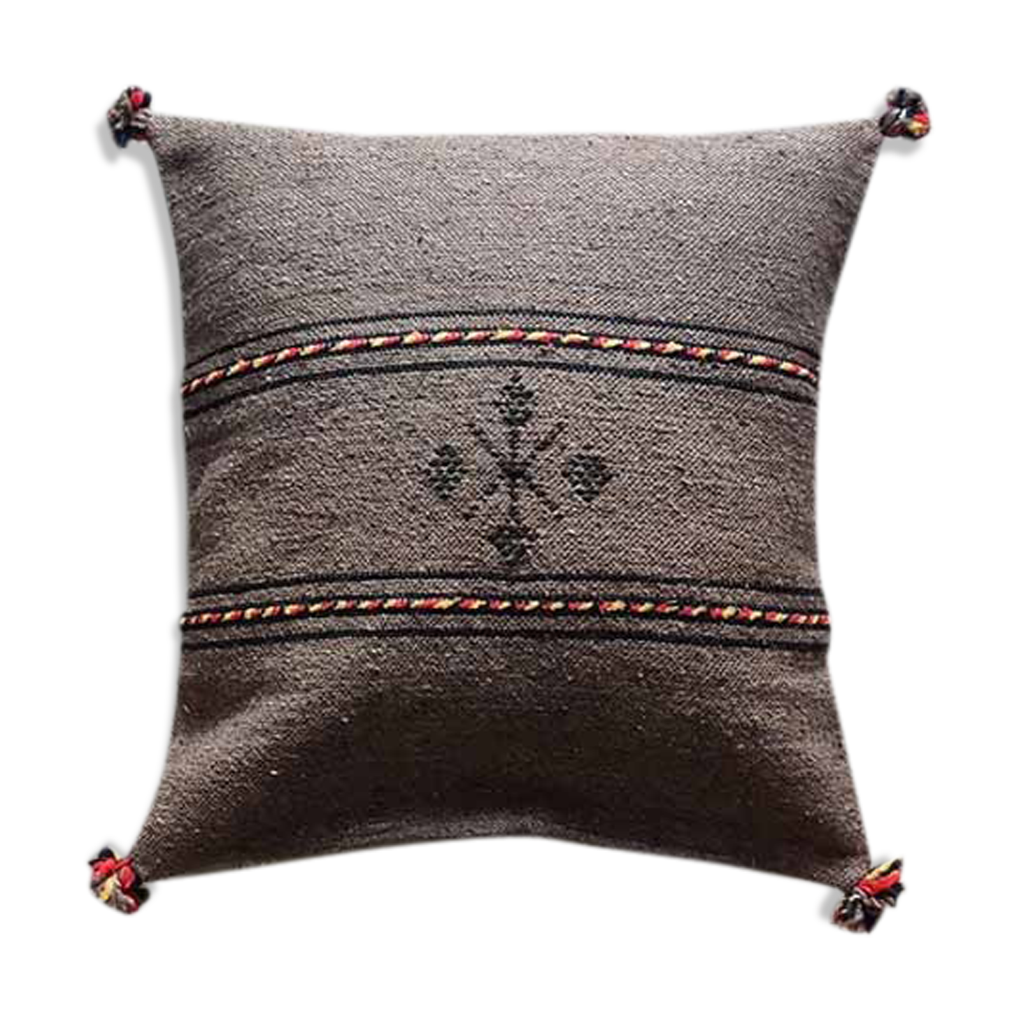 Coussin berbère marron à pompon en coton
