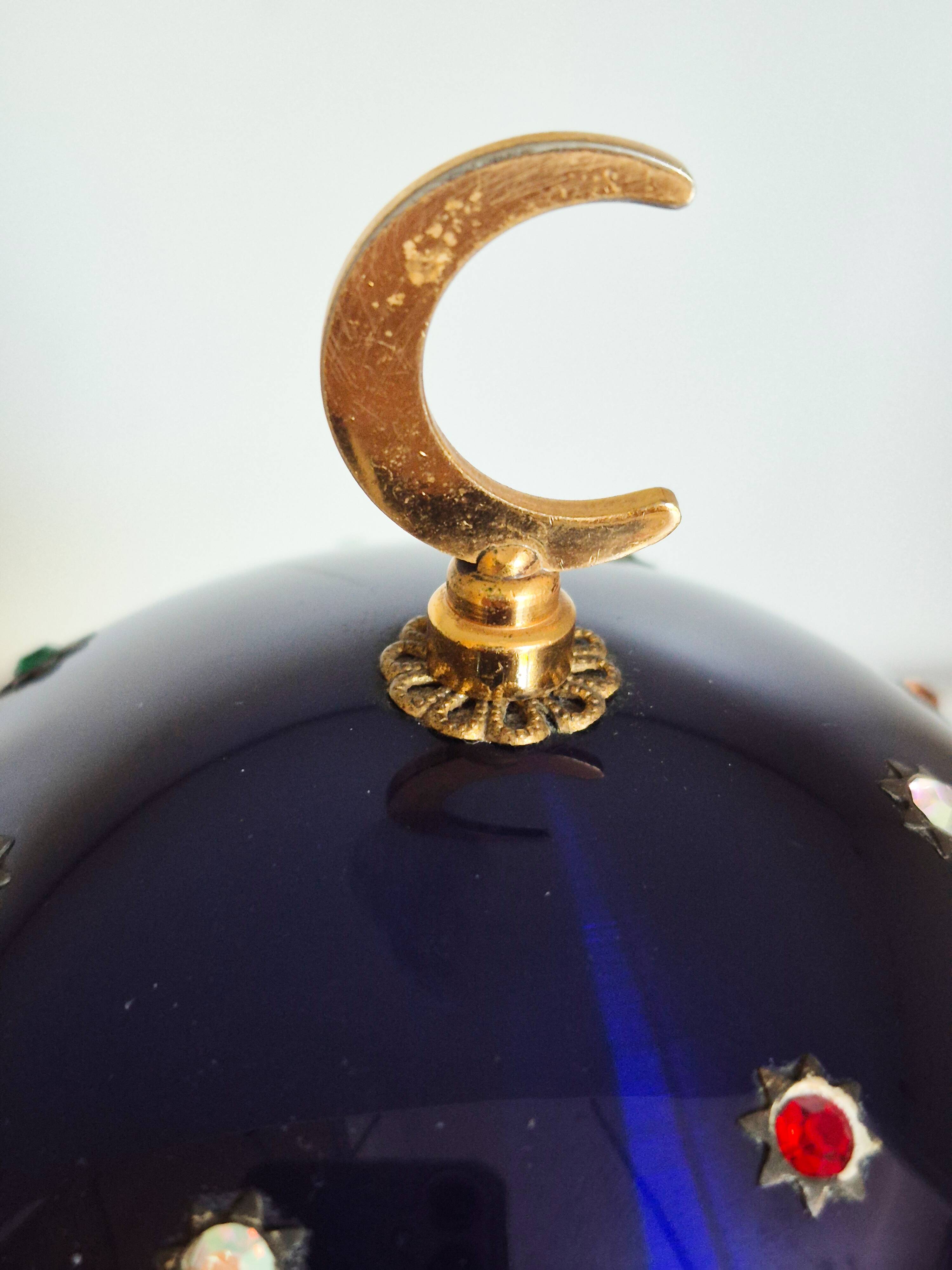 Distributor, Vintage Metal Cigarette Display, Zodiac