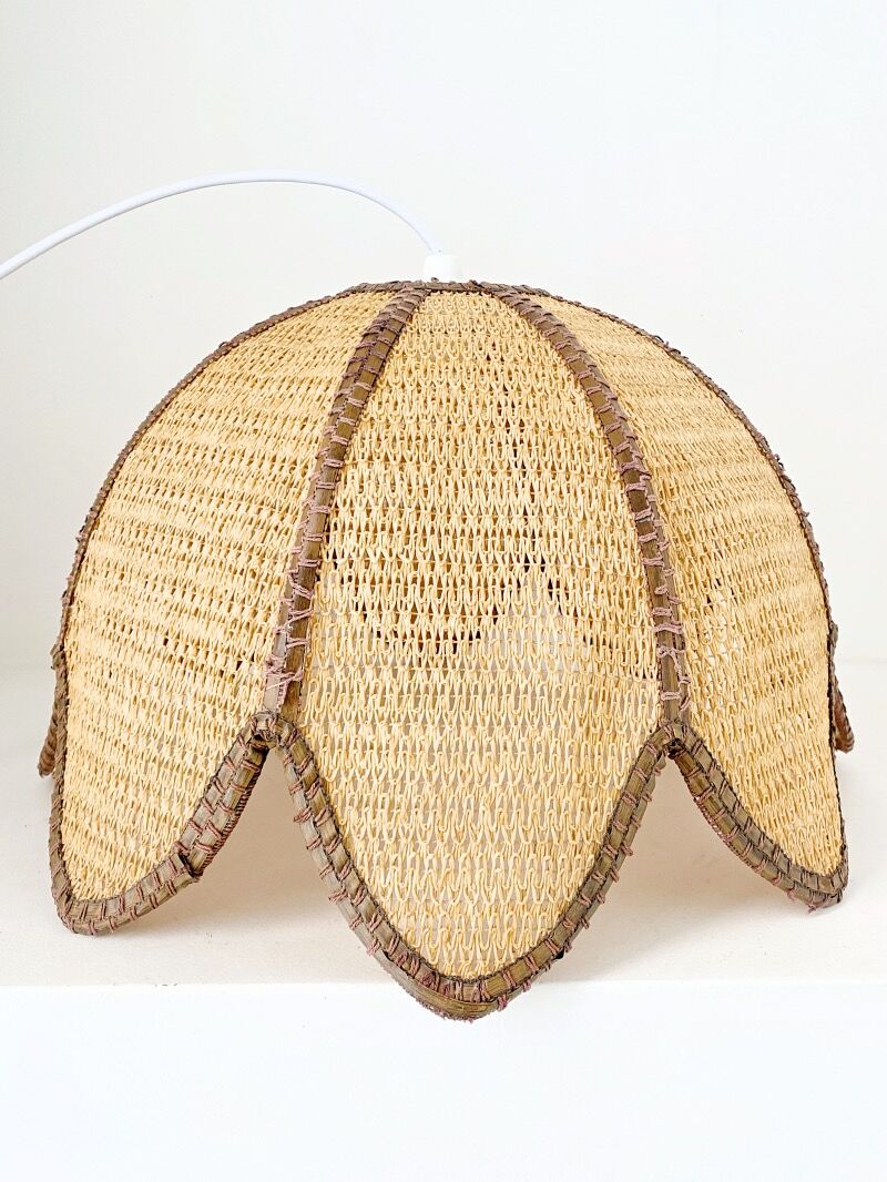 Suspension flower in rabane