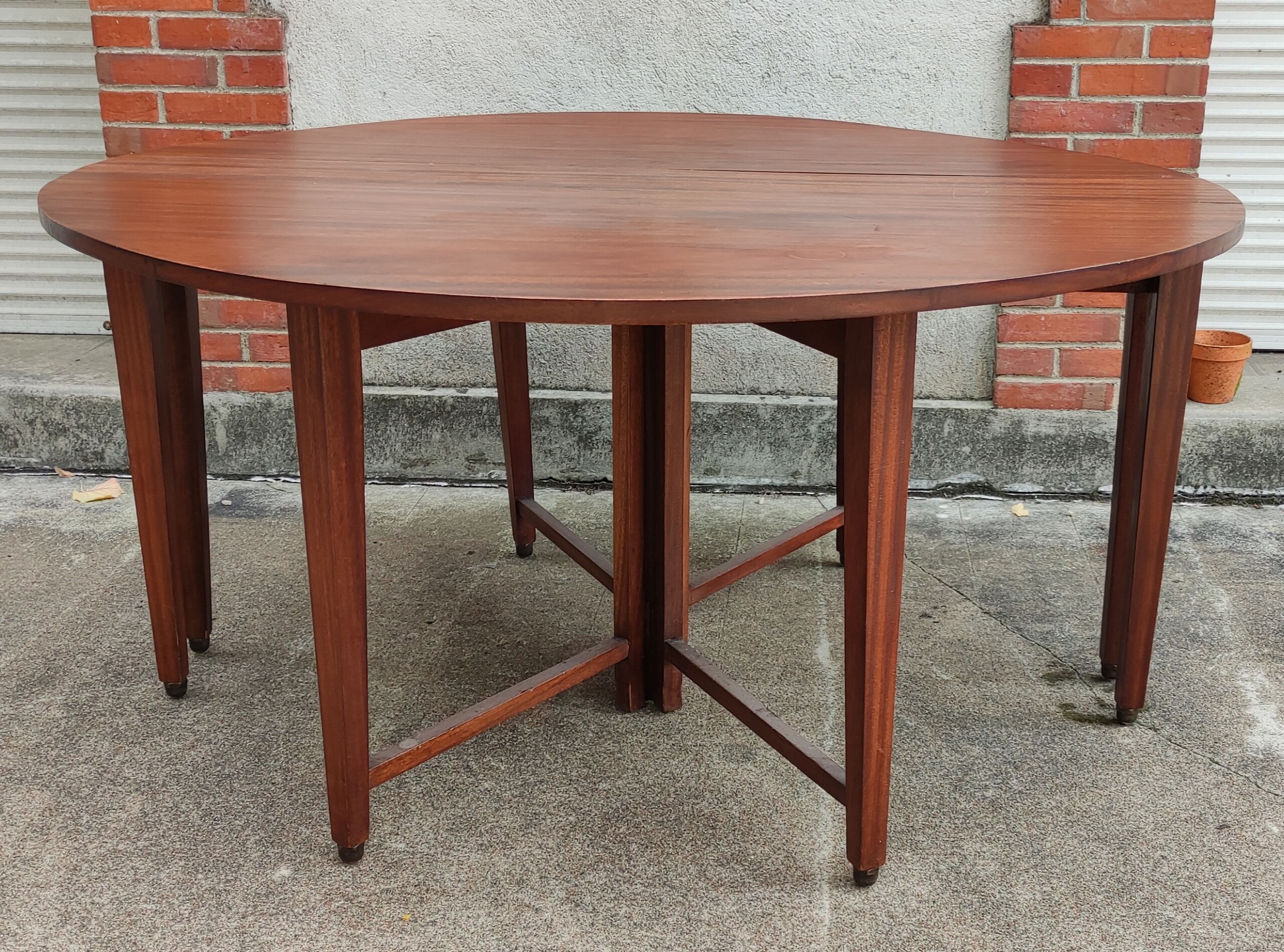 Vintage flap table