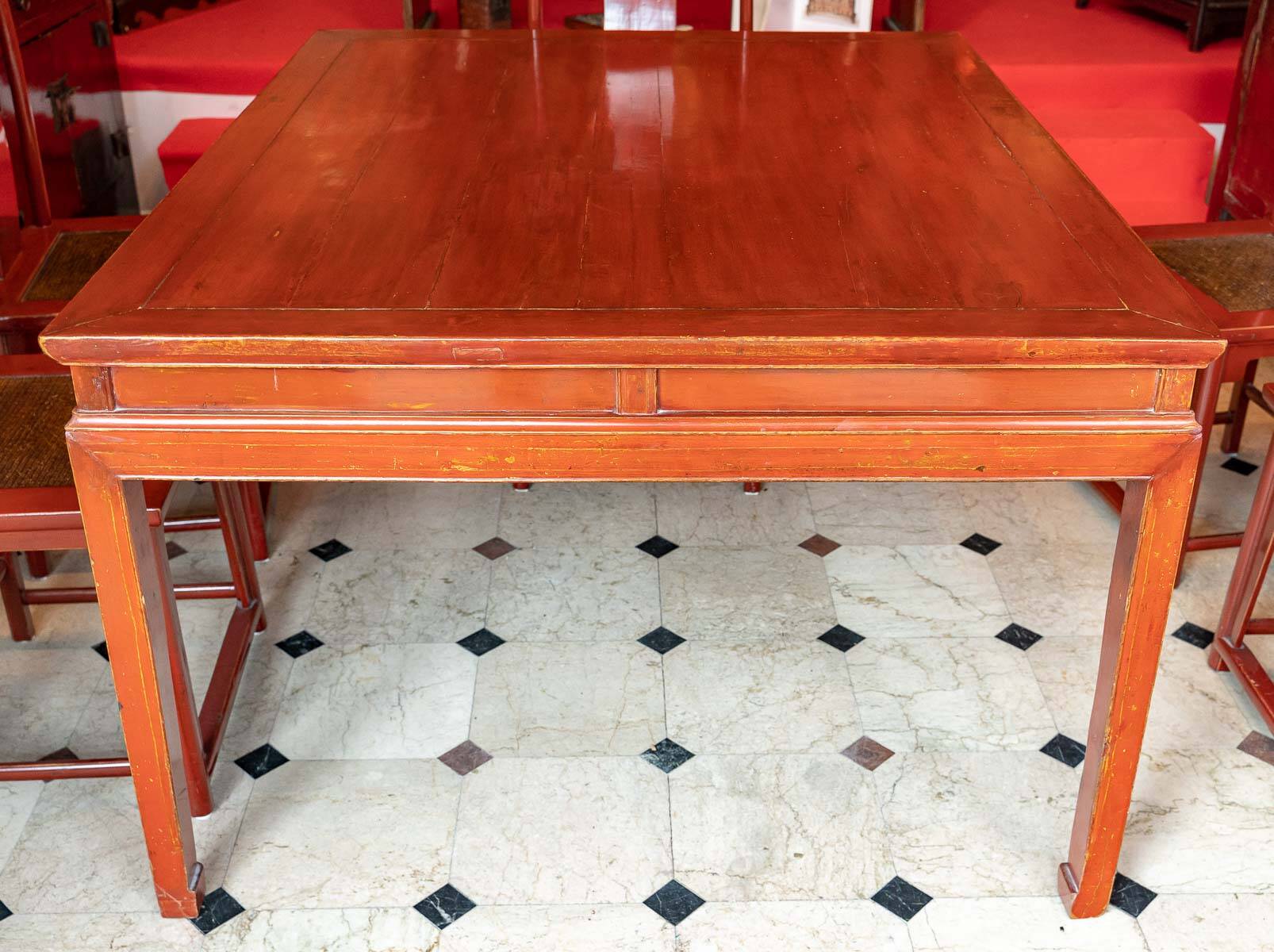 Set of 1 table + 6 antique Chinese chairs.