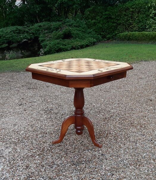 Table at play marquetry