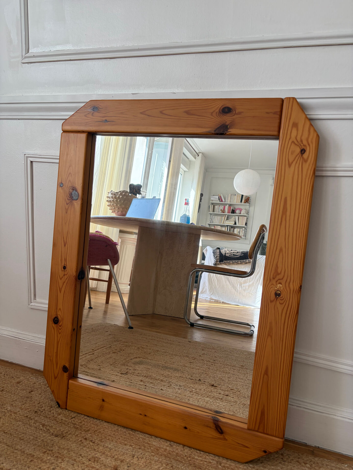 Scandinavian mirror in solid pine with 4 panels