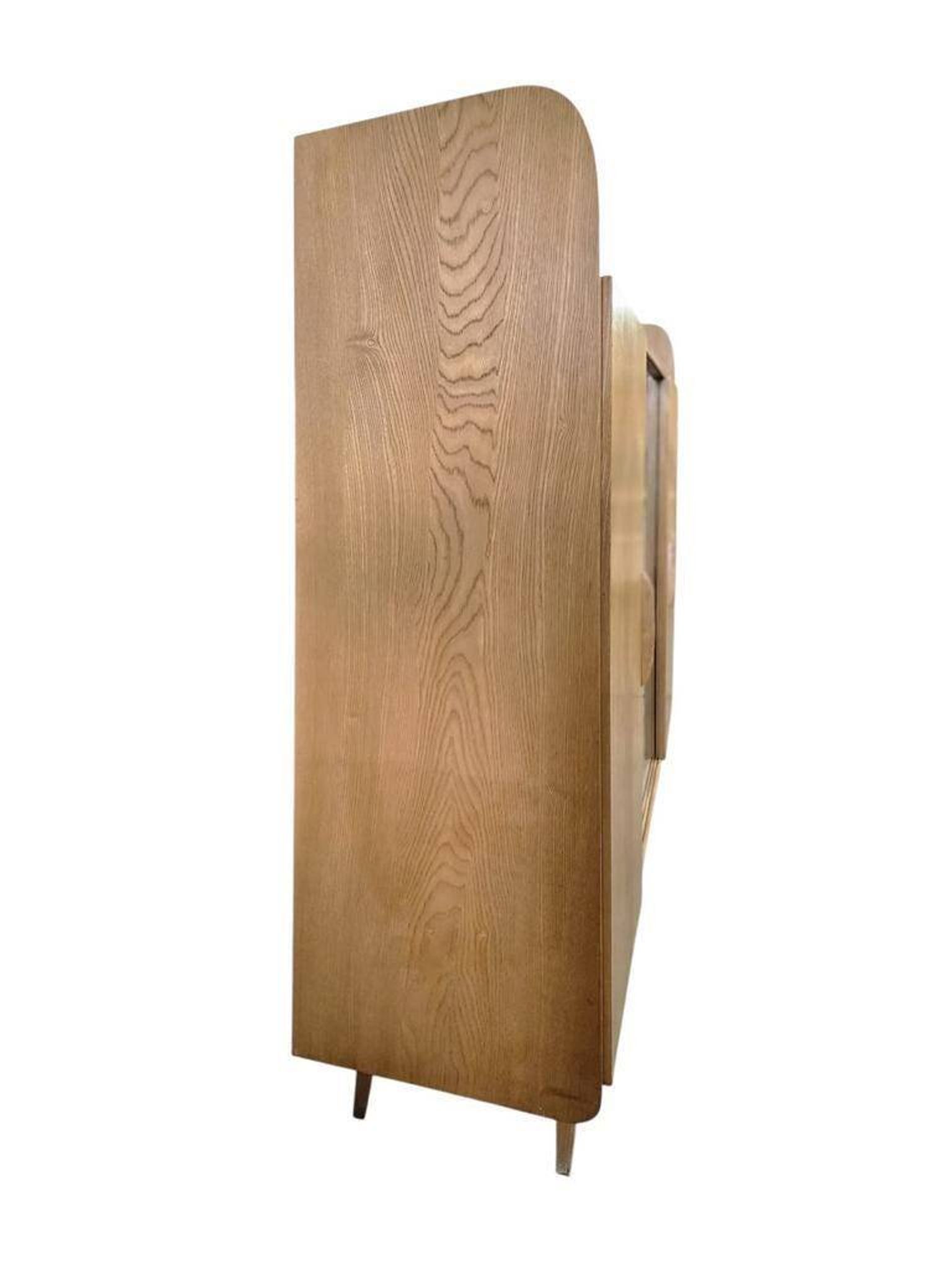 Vitrine vintage mi-hauteur avec partie ouverte