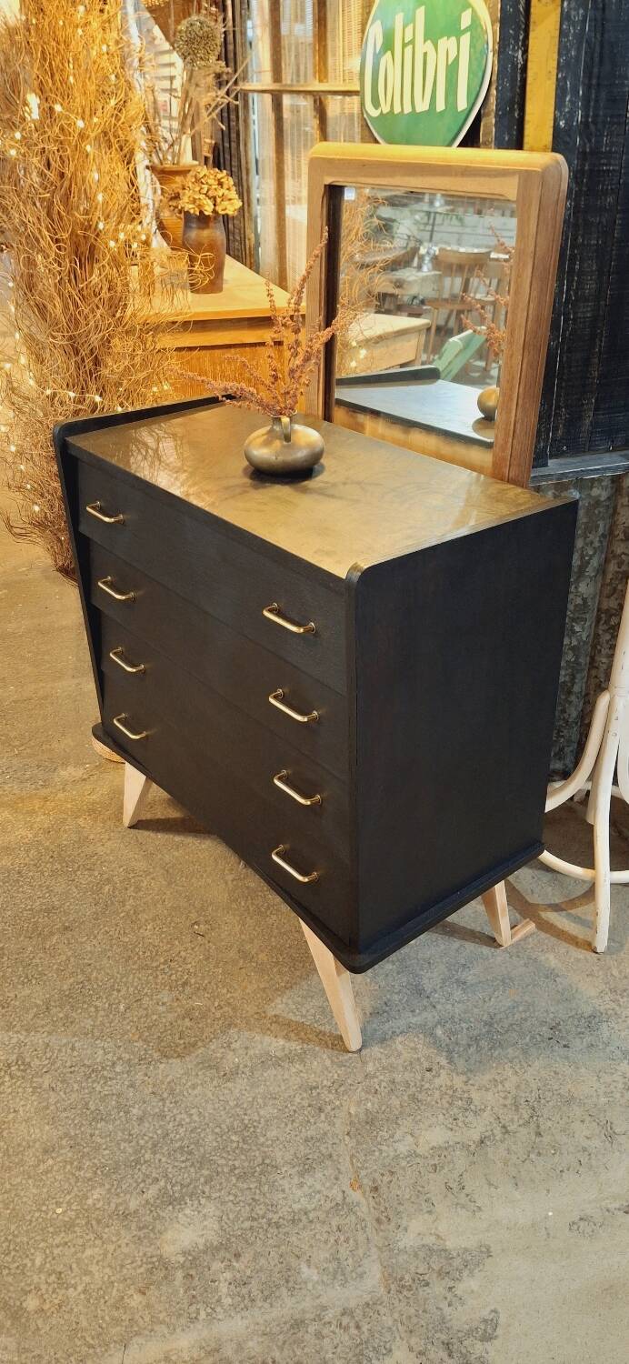 Vintage chest of drawers