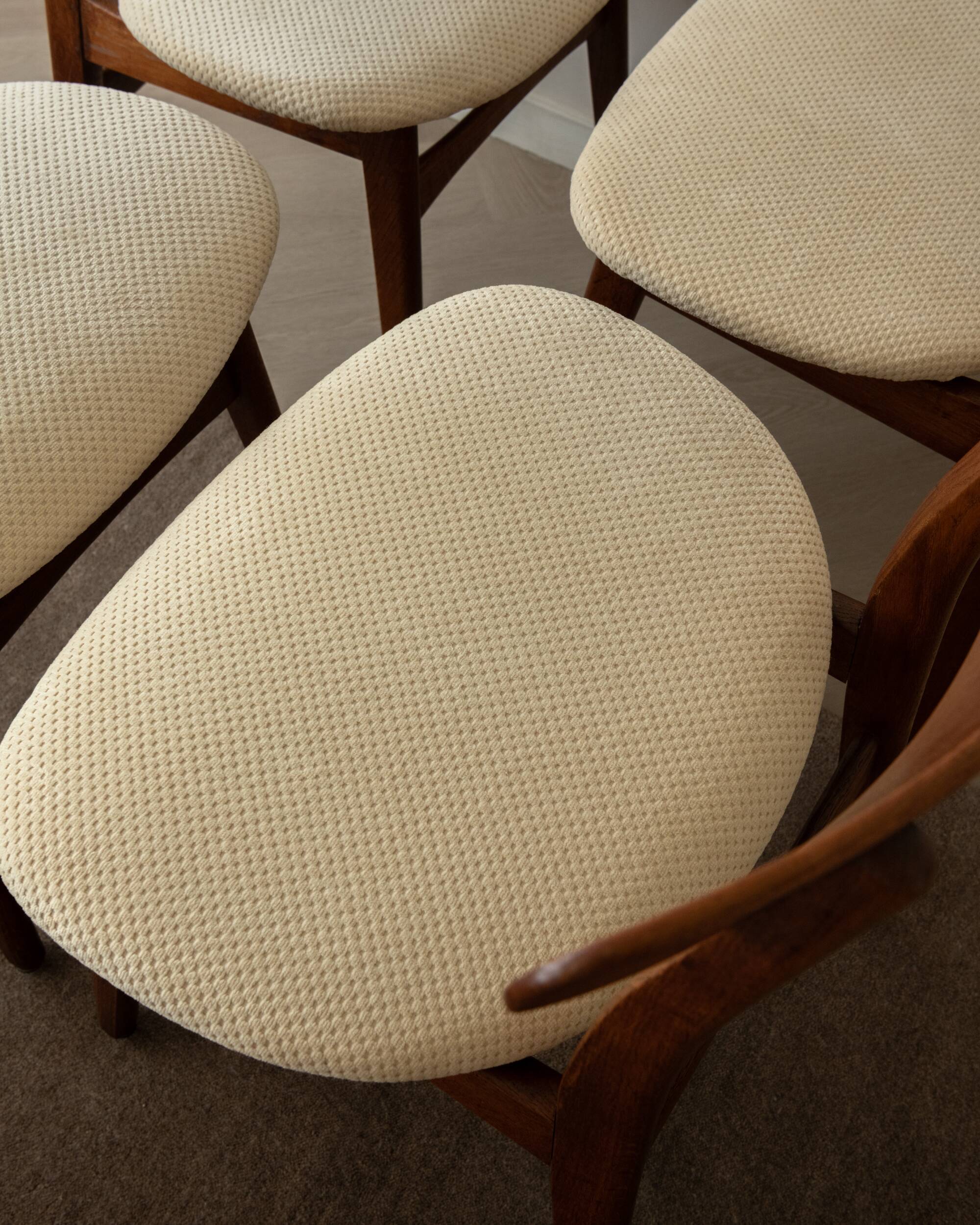 Set of 4 CH30 dining chairs by Hans J. Wegner for Carl Hansen & Søn