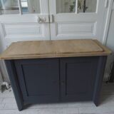 Small low Parisian sideboard re-enchanted in slate gray, medium oak waxed top.