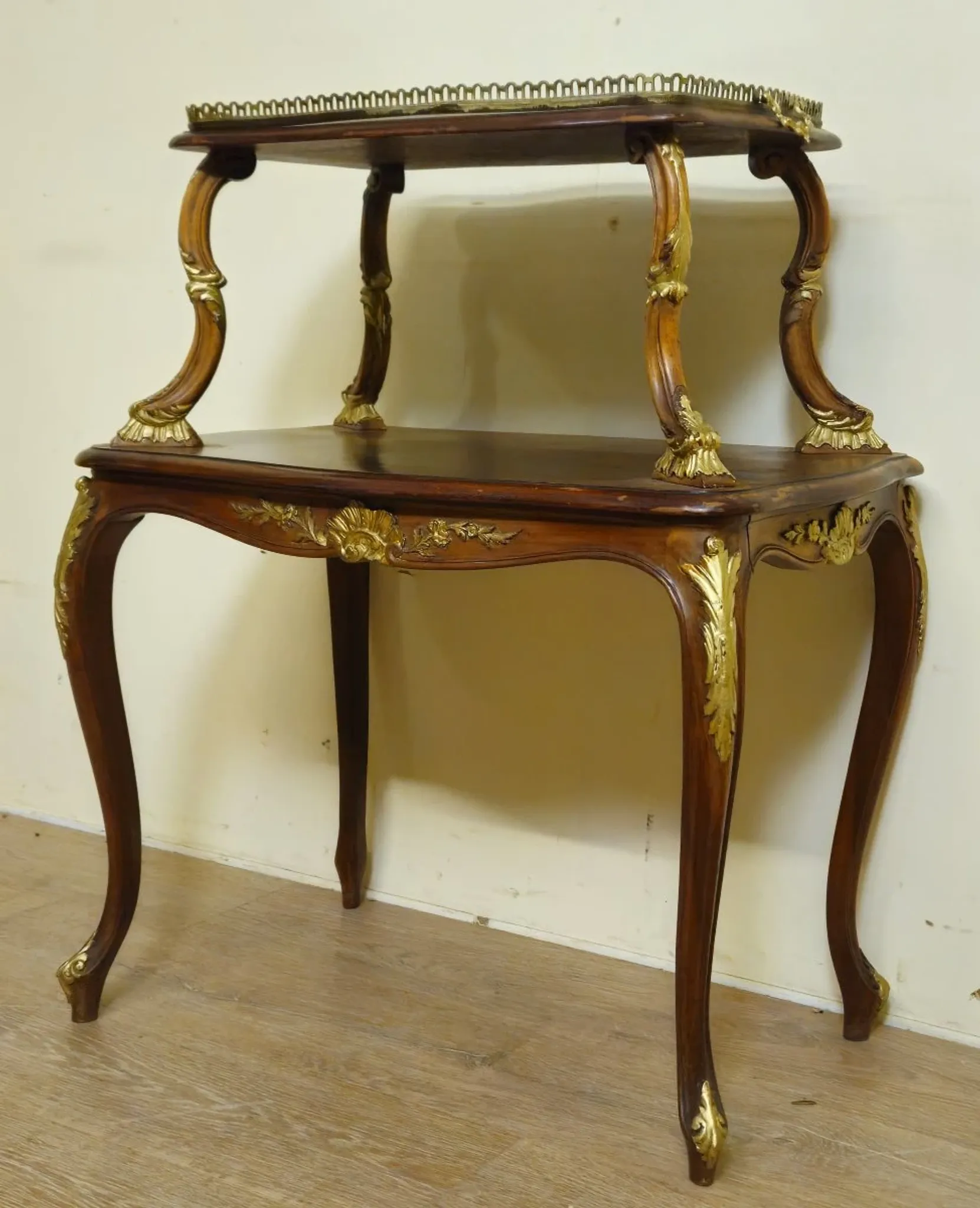 Table console / desserte de style Louis XV à deux plateaux