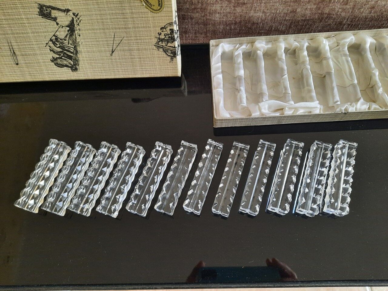 Box of 12 crystal knife holders