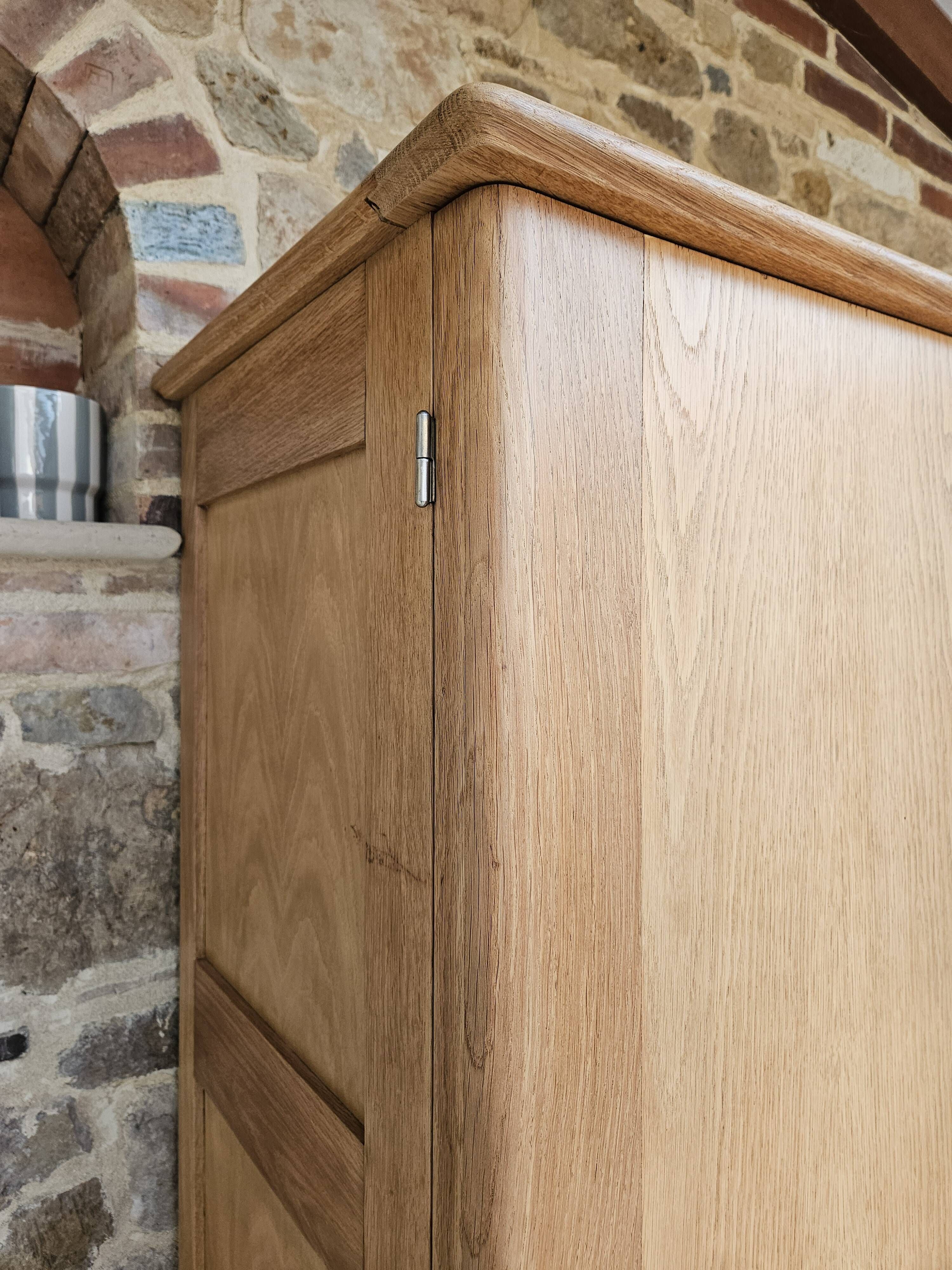 Armoire vintage