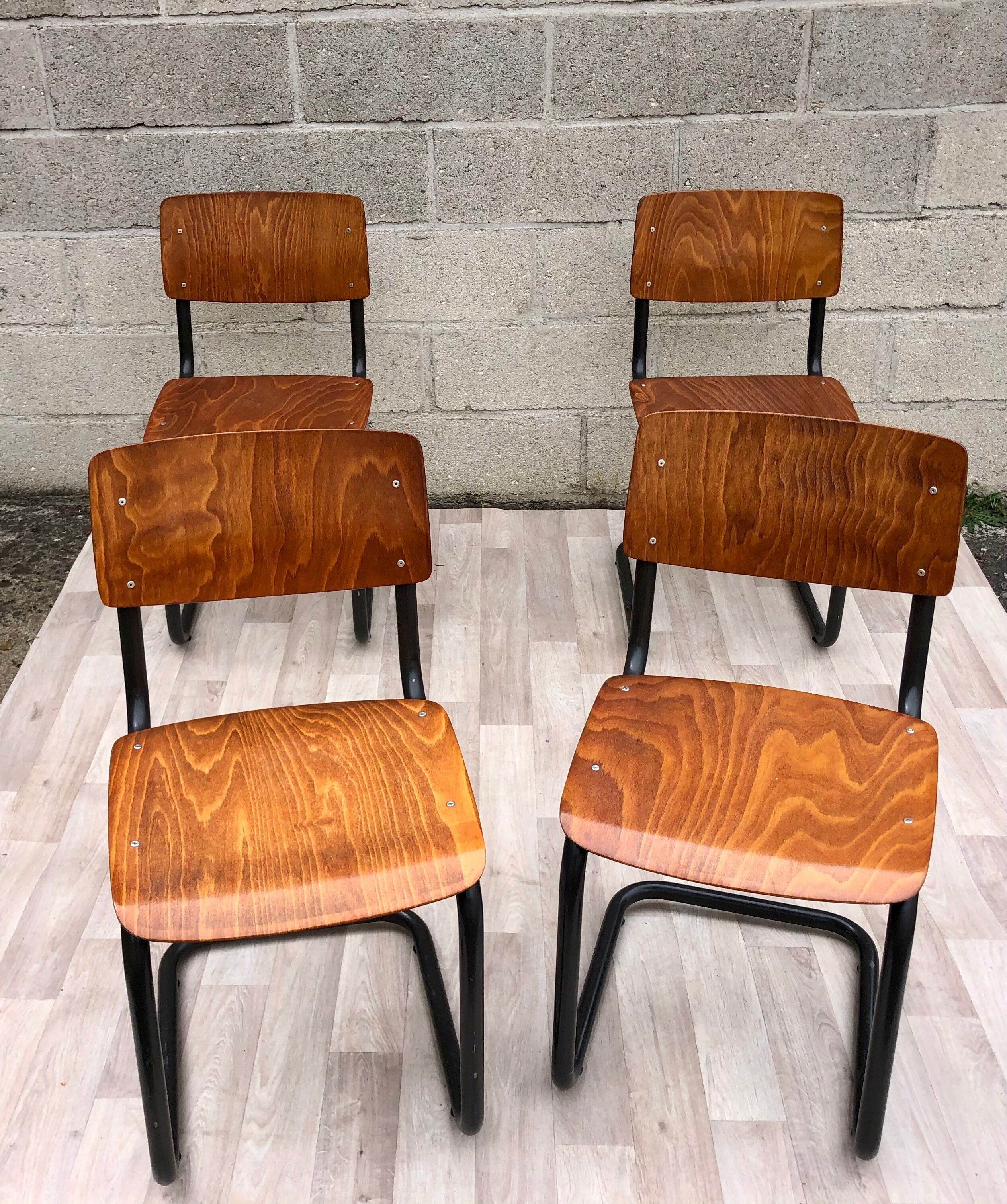 Lot of 4 chairs Vintage Arhend Cantilever oak color