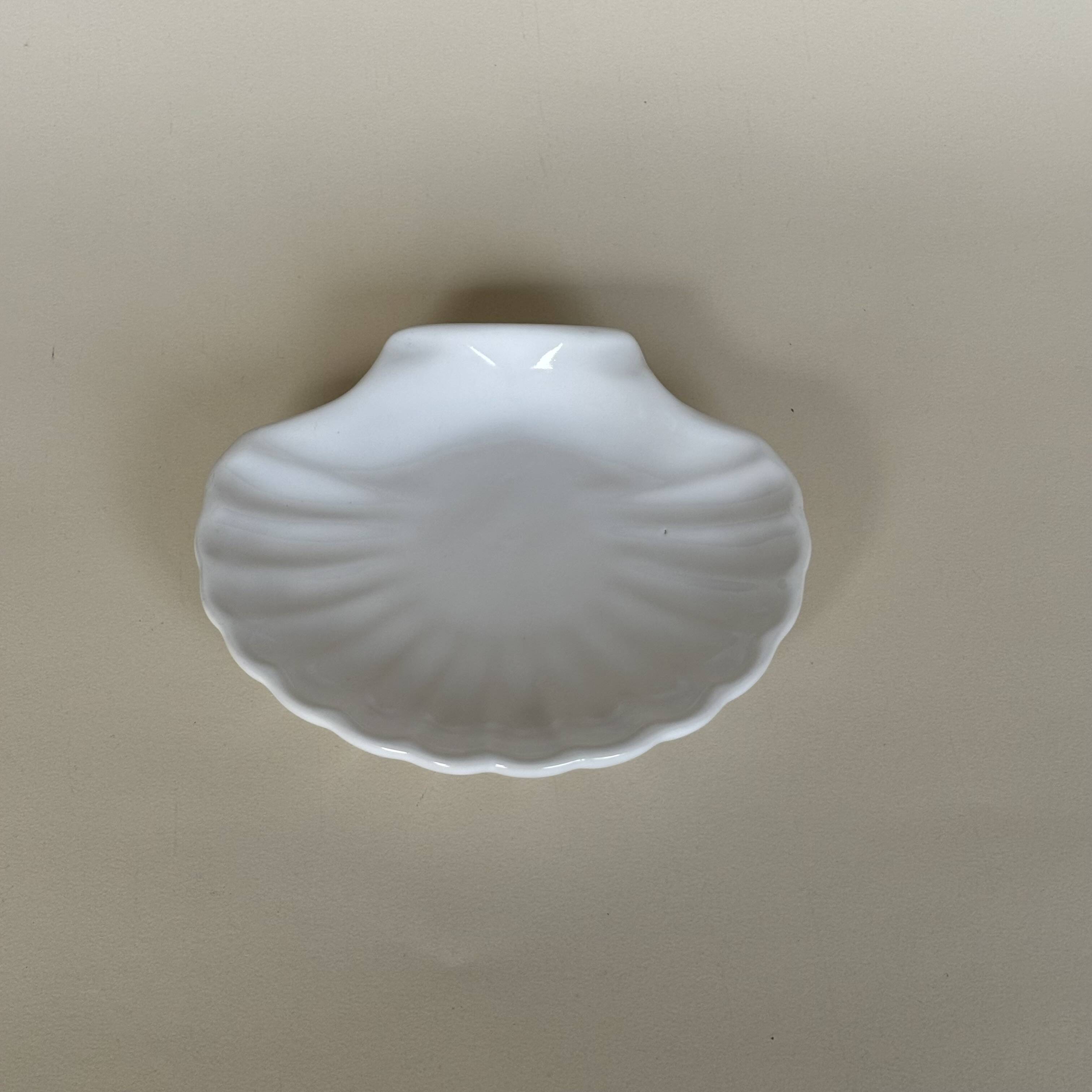 Vintage shell dish