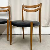 6 Scandinavian chairs in wood and black leatherette
