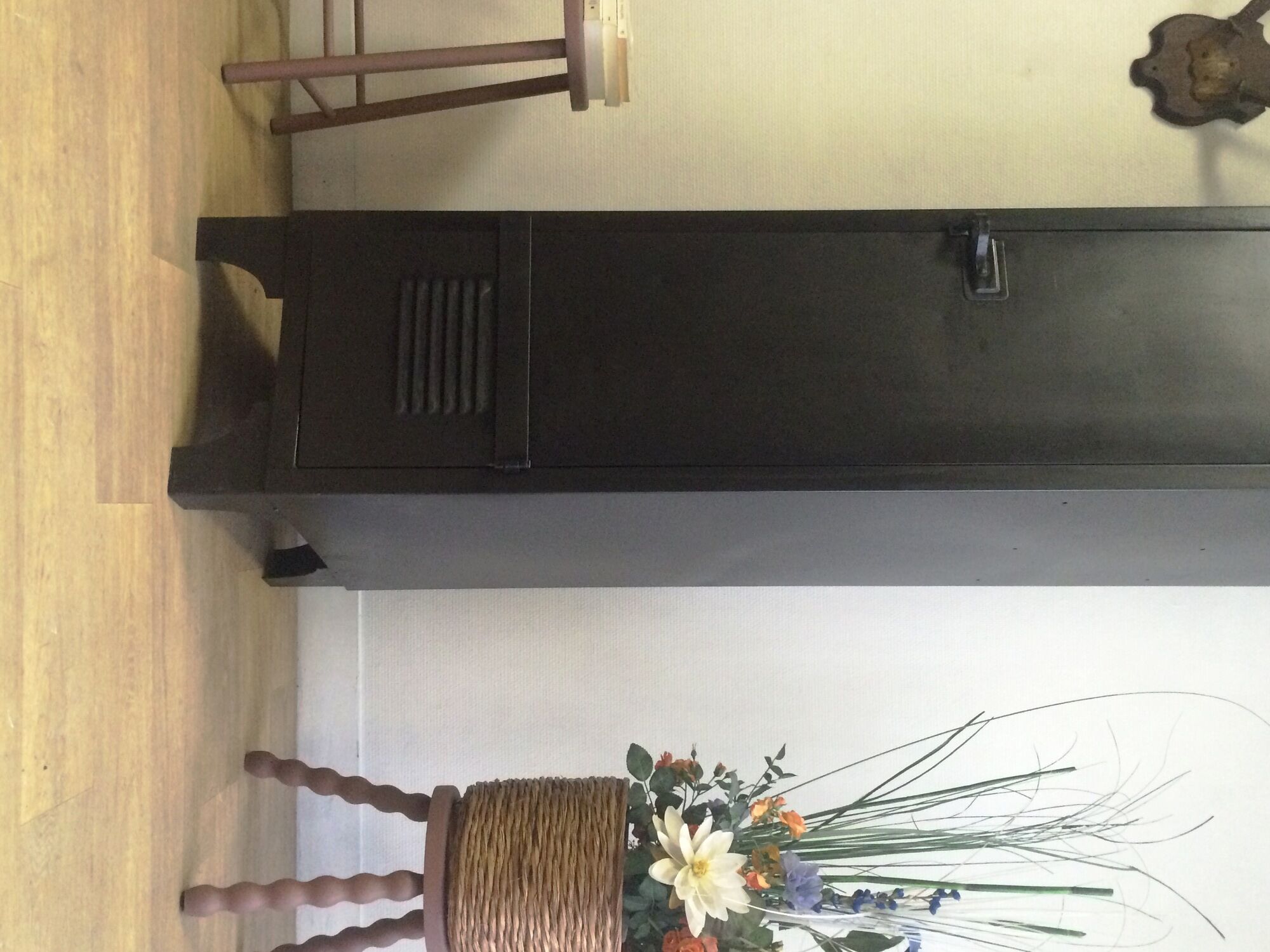 Steel industrial cloakroom with metal base