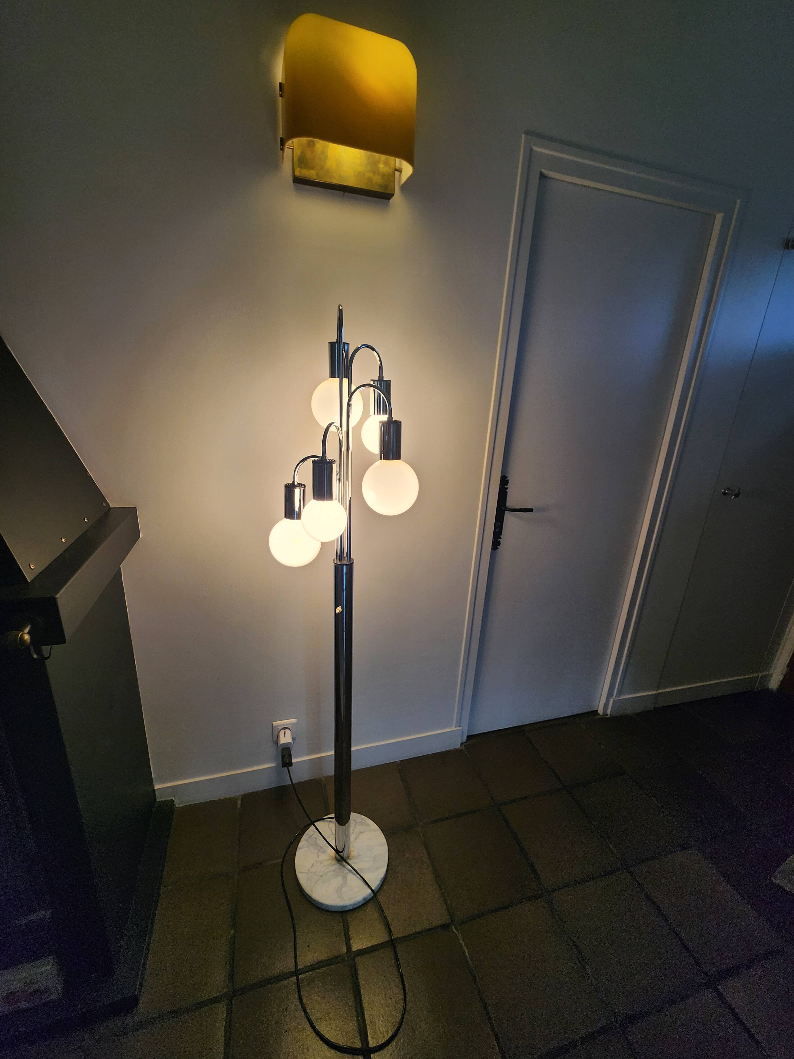 Waterfall floor lamp by Robert Sonneman