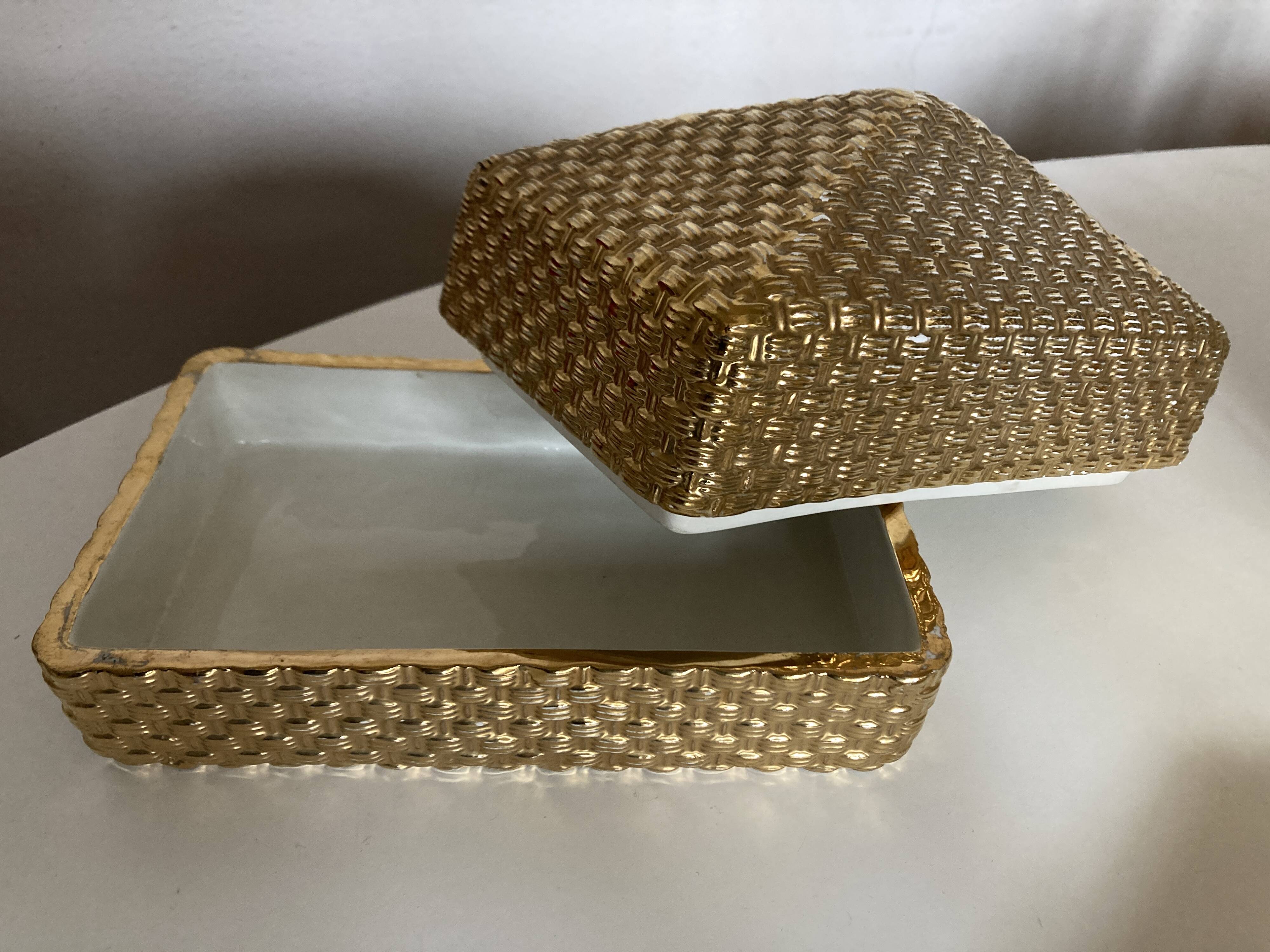 Boite pyramide céramique dorée 1960 travail italien dlg Fornasetti Ponti