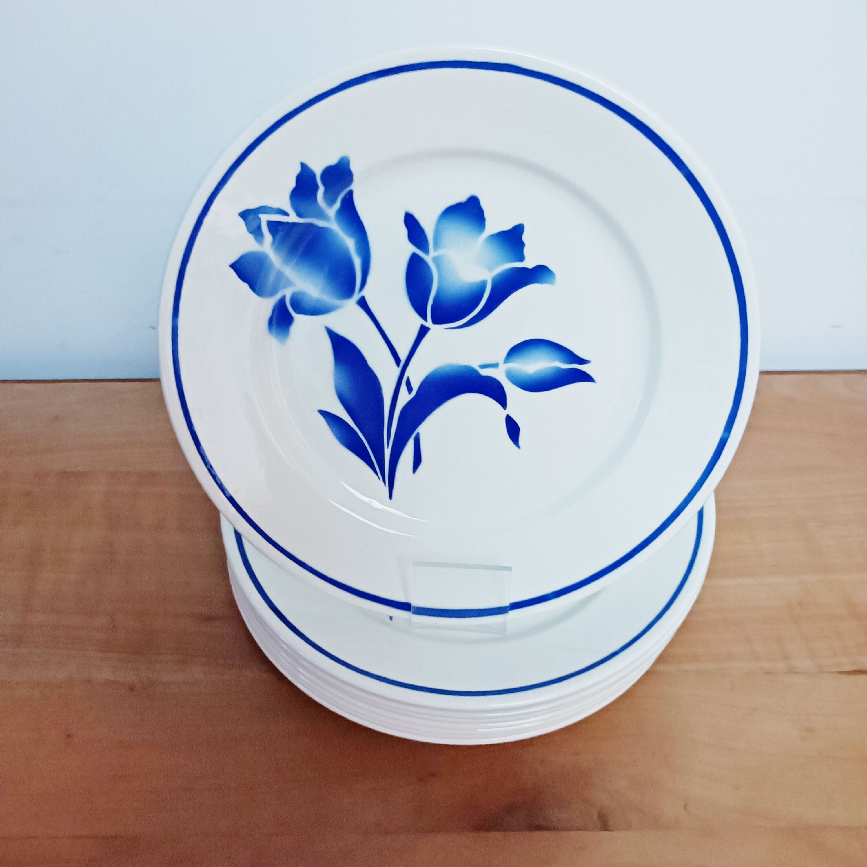 Lot de 8 assiettes plates Badonviller, Brétigny, fleurs bleues