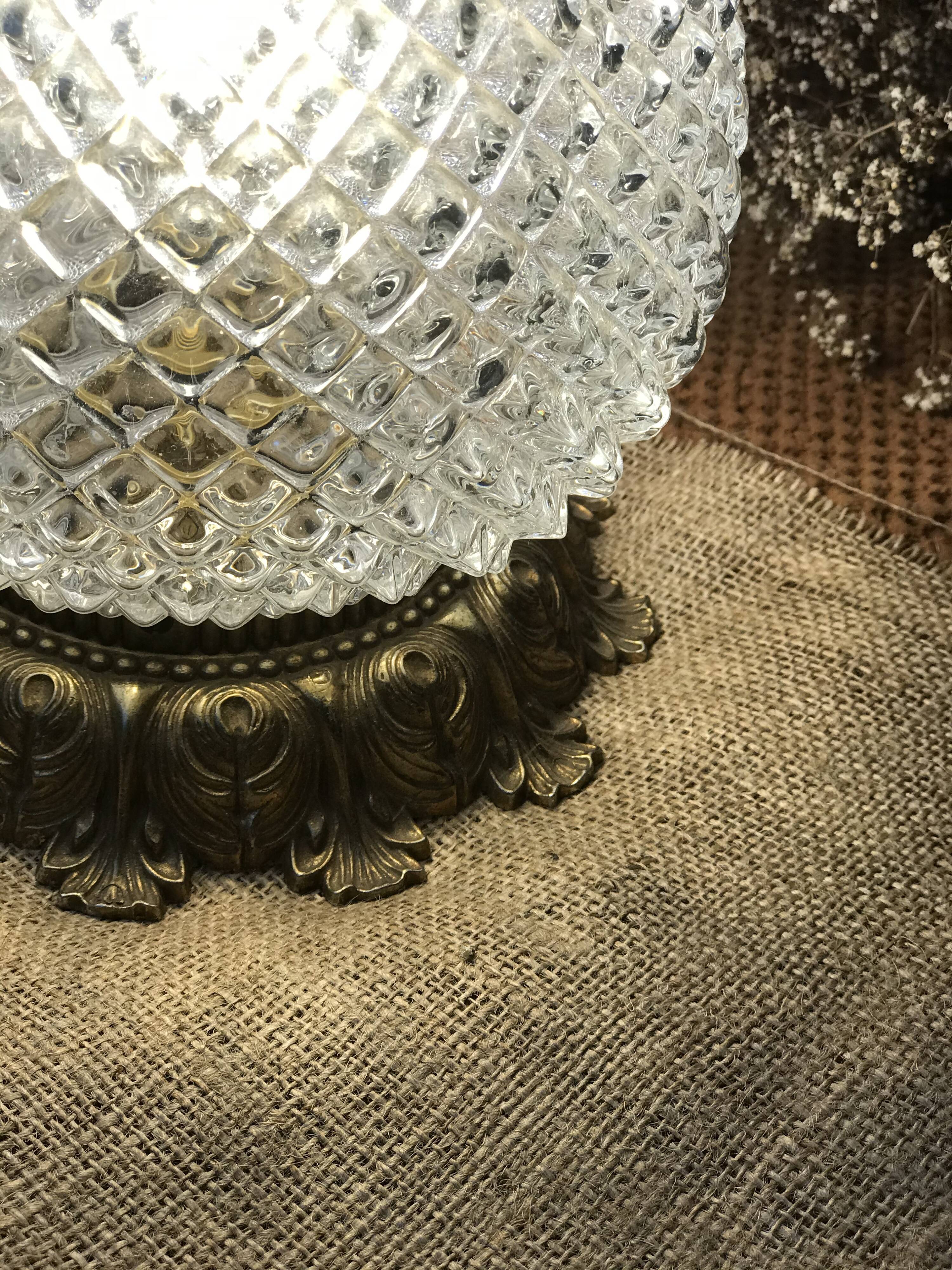 Lamp with moulded glass