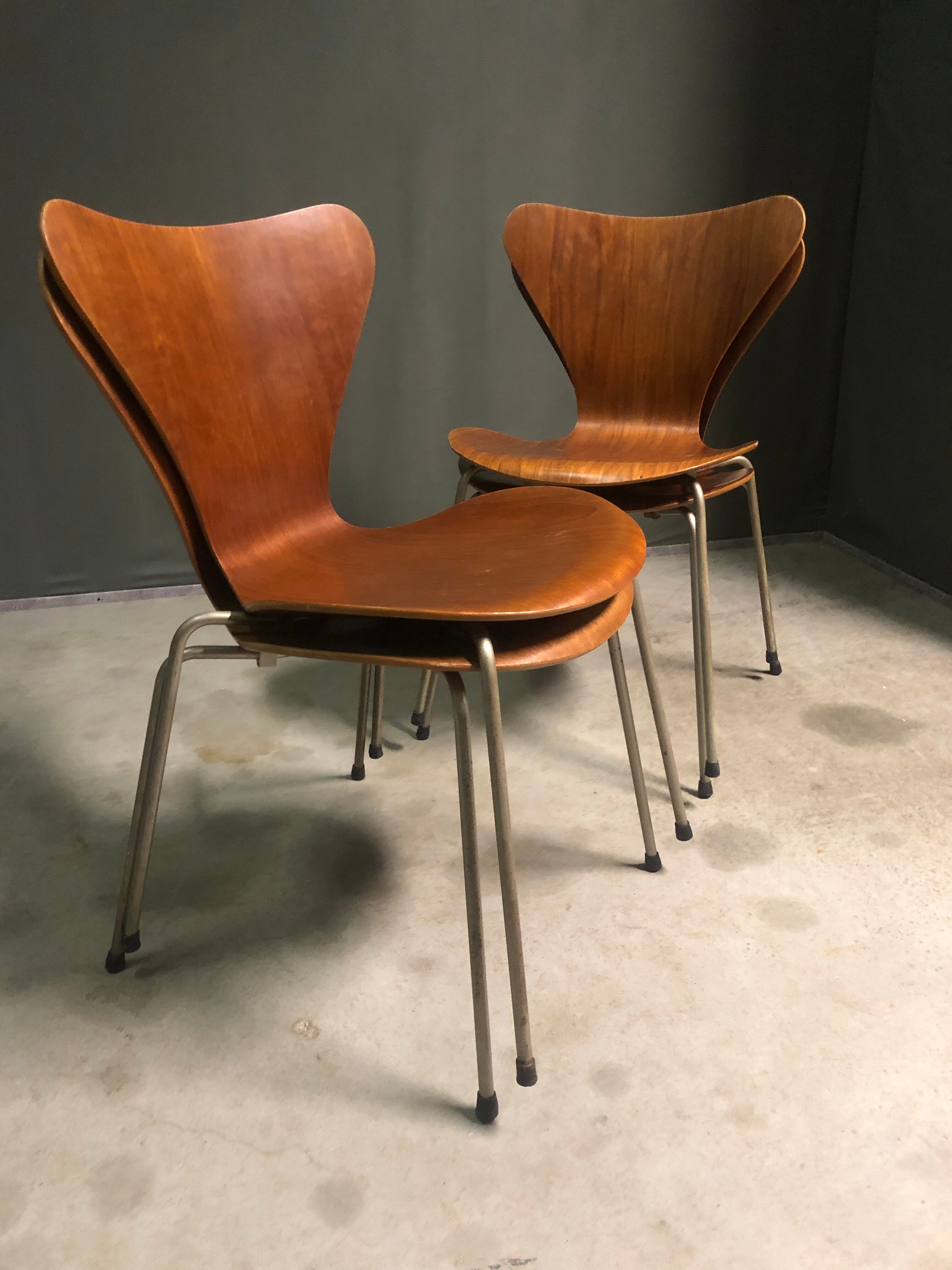 4 x Fritz Hansen Series 7, Arne Jacobsen dated 1955